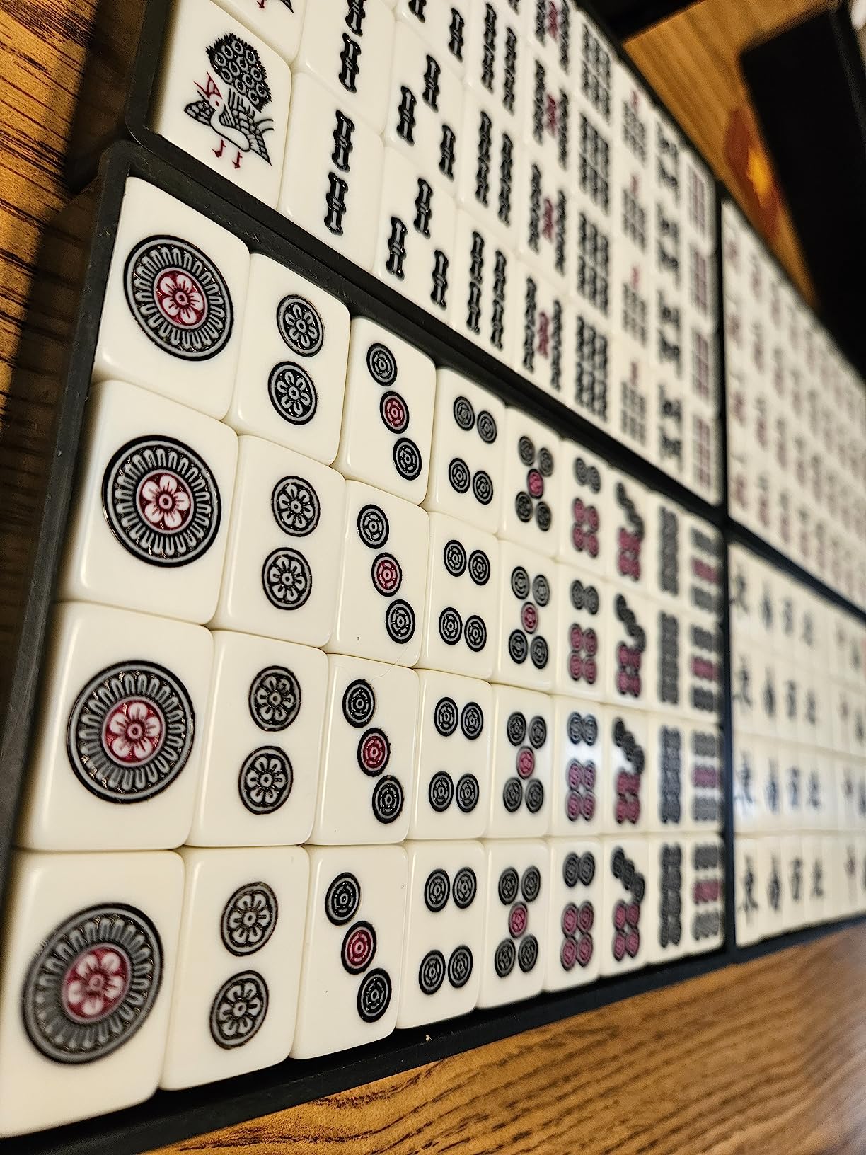 Yellow Mountain Imports Japanese Riichi Mahjong Set - Black Standard Size Tiles and Vinyl Case - with East Wind Tile, Set of Scoring Sticks, & Dice customer photo 1