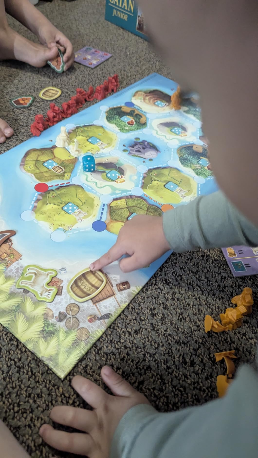 CATAN Junior Board Game - Swashbuckling Adventure for Young Pirates! Strategy Game, Fun Family Game for Kids and Adults, Ages 6+, 2-4 Players, 30 Minute Playtime customer photo 2