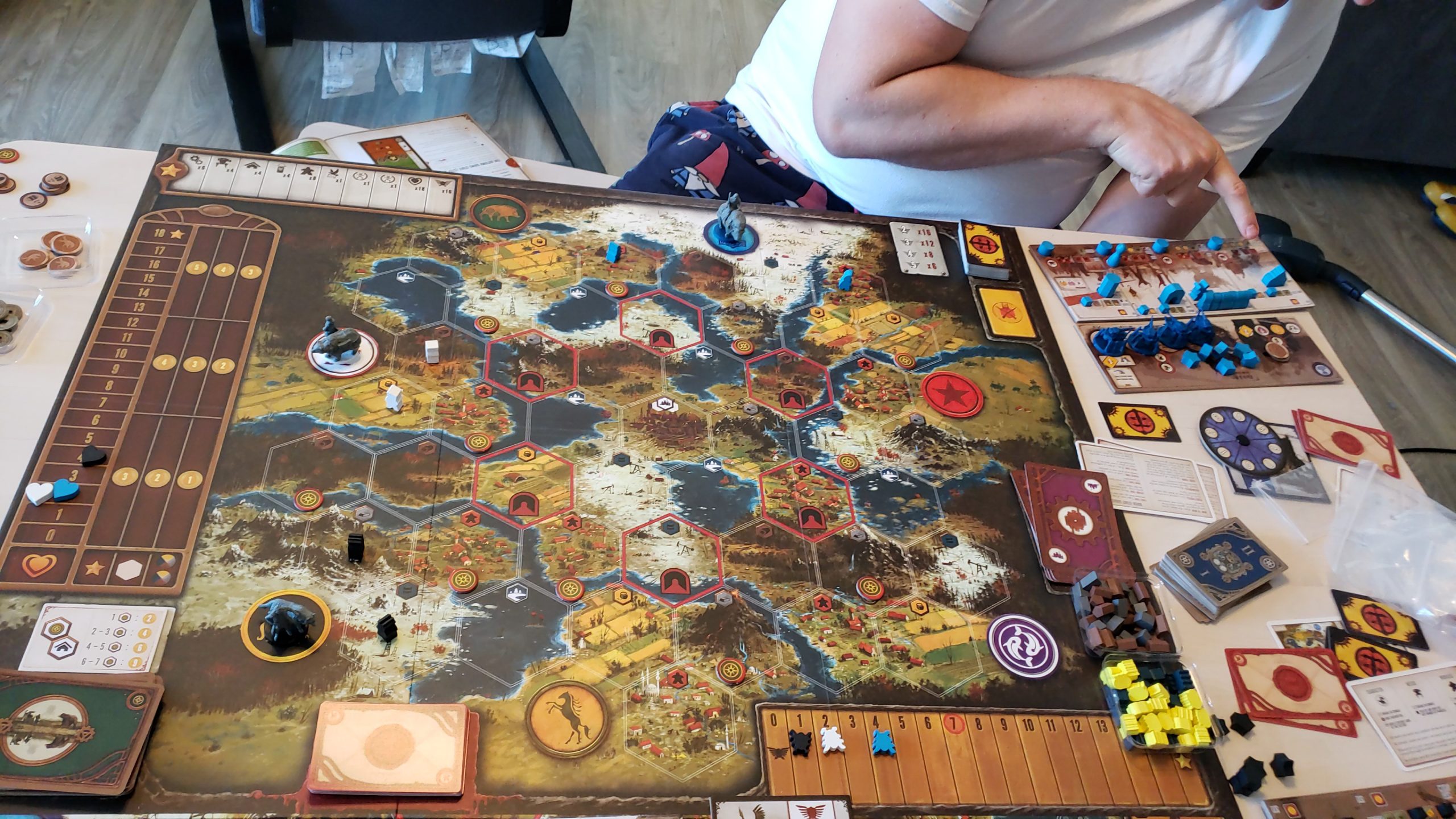 Stonemaier Games: Scythe (Base Game) by Jamey Stegmaier | an Engine-Building, Area Control Strategy Board Game with Mechs, Set in Dieselpunk 1920+ Europe for Adults and Family | 1-5 Players, 115 Mins customer photo 1