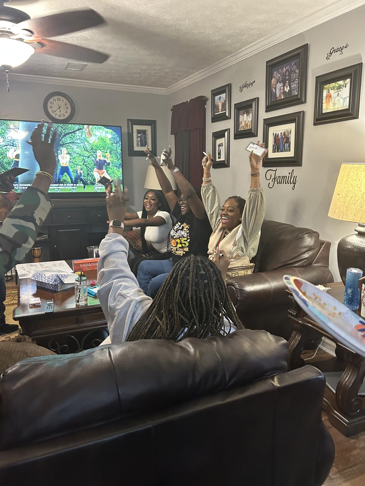 USAOPOLY BLANK SLATE, Where Great Minds Think Alike, Fun Family-Friendly Board Game, Word Association Party Game, 3-8 Players, Ages 8+ customer photo 2