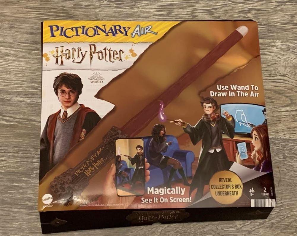 Mattel Games Pictionary Air, Family Board Game for Kids and Adults, Engaging Gift for Kids, Drawing Game for 2 Teams with Multiple Players, Ages 8 and Up, English Version, GJG17 customer photo 1