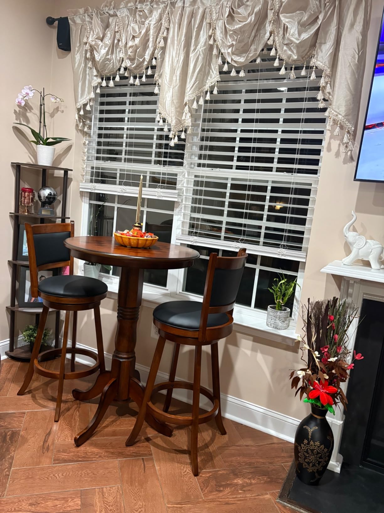Giantex 3 Pcs Dining Table Set, Wooden Pub Pedestal Side Table with Stable Base, 360 Degrees Swivel Bar Stool, Round Bar Table and Stools for Living Room Small Space customer photo 2