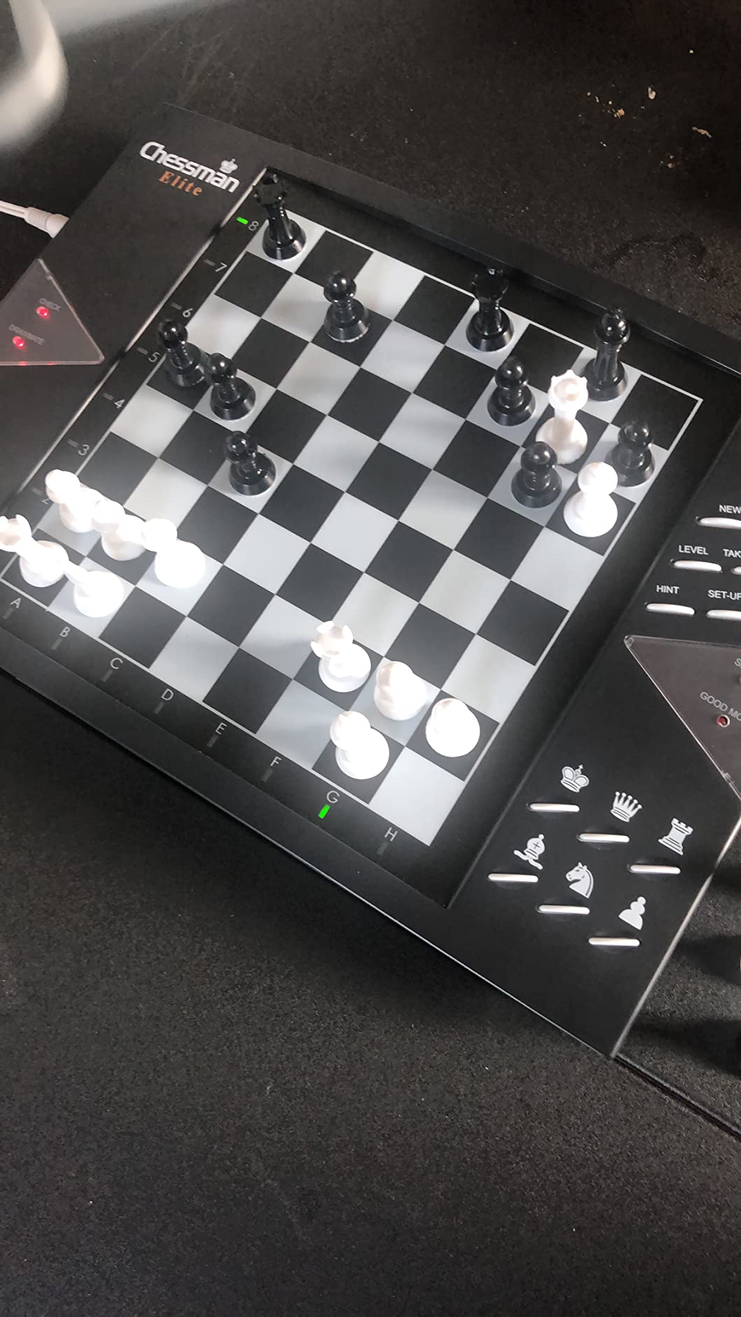 Lexibook Chessman Elite Interactive Electronic Chess Game +, 64 Levels of Difficulty, LEDs, Family Child Board Game, Black/White, CG1300US customer photo 1