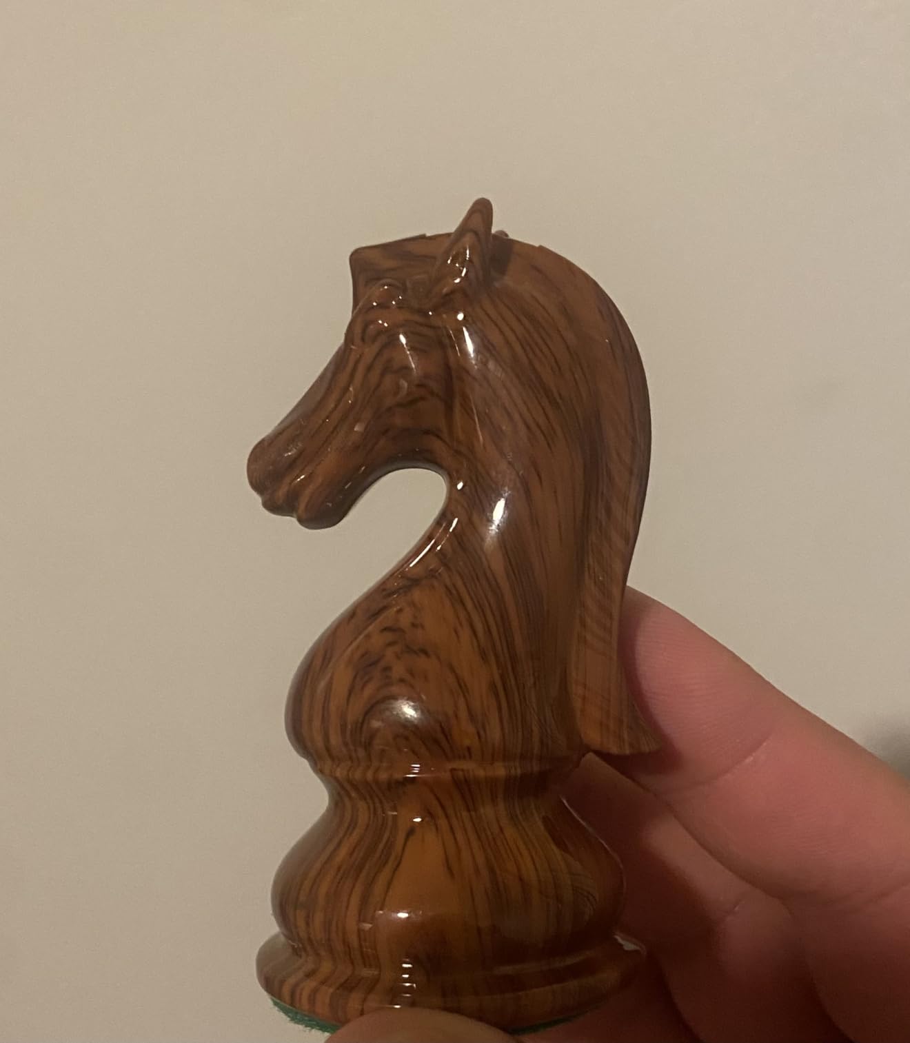 AMEROUS High Polymer Weighted Chess Pieces with 4.25'' King - 2 Extra Queens - Gift Package, Standard Tournament Chessmen customer photo 1