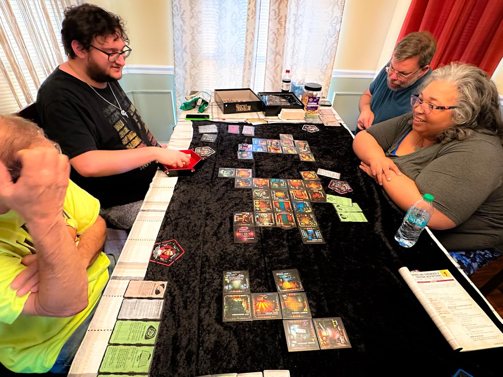 Avalon Hill Hasbro Gaming Betrayal at The House on The Hill 3rd Edition Cooperative Board Game,Ages 12 and Up,3-6 Players,50 Chilling Scenarios customer photo 1
