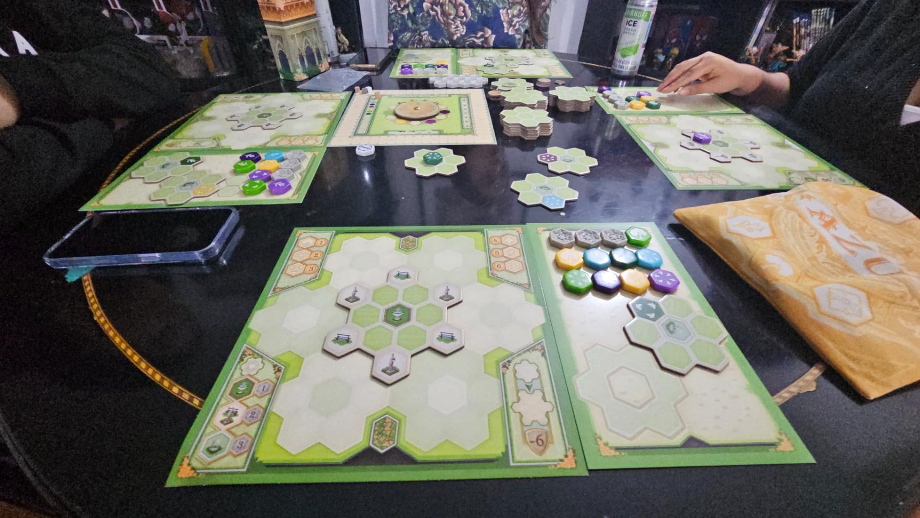 Asmodee Azul Queen's Garden Board Game - Create a Royal Paradise, Mosaic Tile Placement Strategy Game for Kids & Adults, Ages 10+, 2-4 Players, 45-60 Minute Playtime customer photo 2