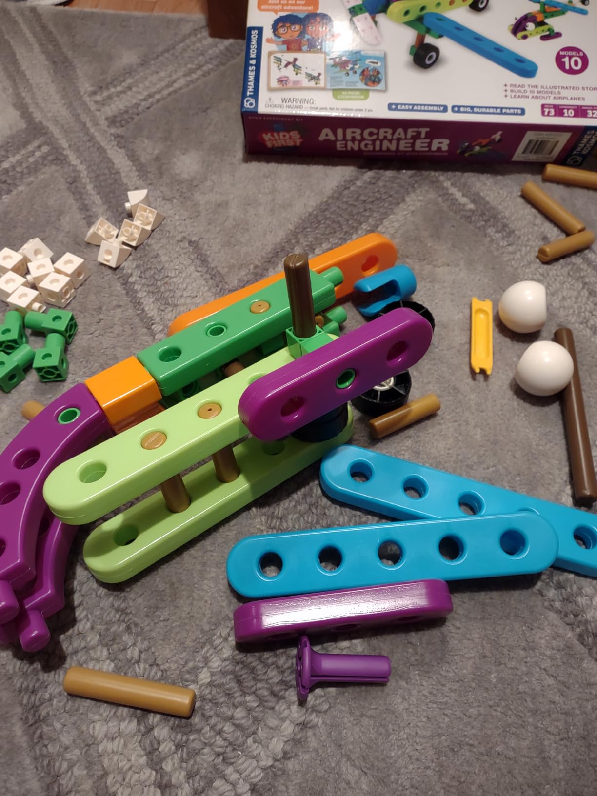 Thames & Kosmos Kids First Robot Engineer STEM Experiment Kit for Young Learners | Build 10 Non-Motorized Robots | Play & Learn with Storybook Manual | Parents Choice Gold Award Winner customer photo 1