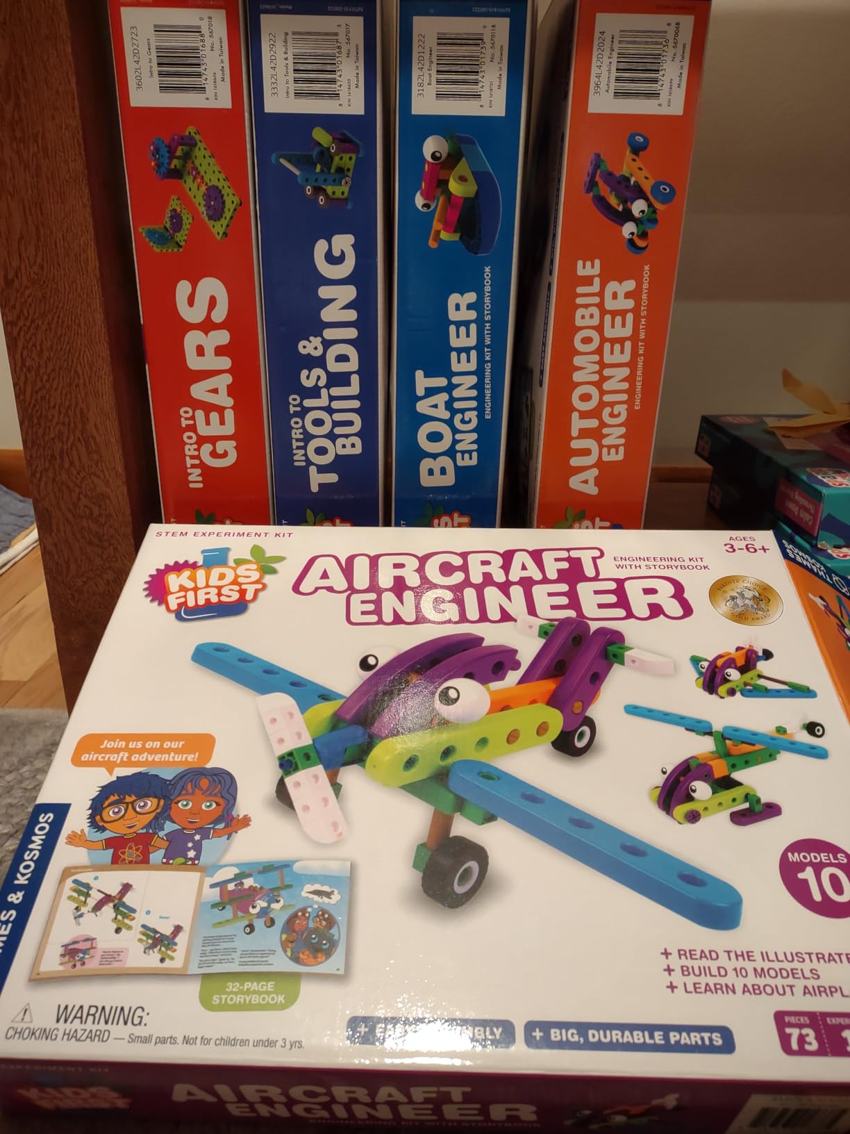 Thames & Kosmos Kids First Robot Engineer STEM Experiment Kit for Young Learners | Build 10 Non-Motorized Robots | Play & Learn with Storybook Manual | Parents Choice Gold Award Winner customer photo 2