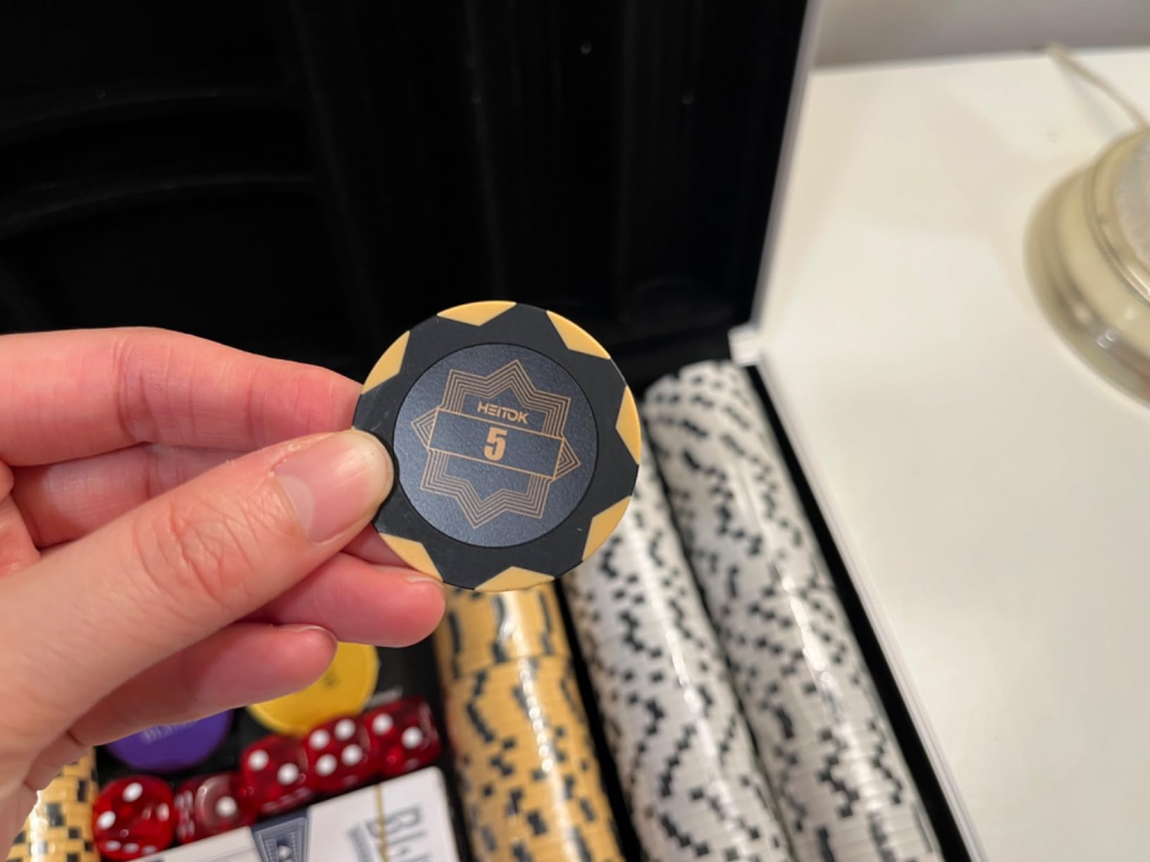 HEITOK Clay Poker Chip Set for Texas Hold'em, 300 PCS with Denominations, 14g Professional Casino Blackjack Set, high-end Carrying case with Leather Interior Design and German Polycarbonate Shell customer photo 2