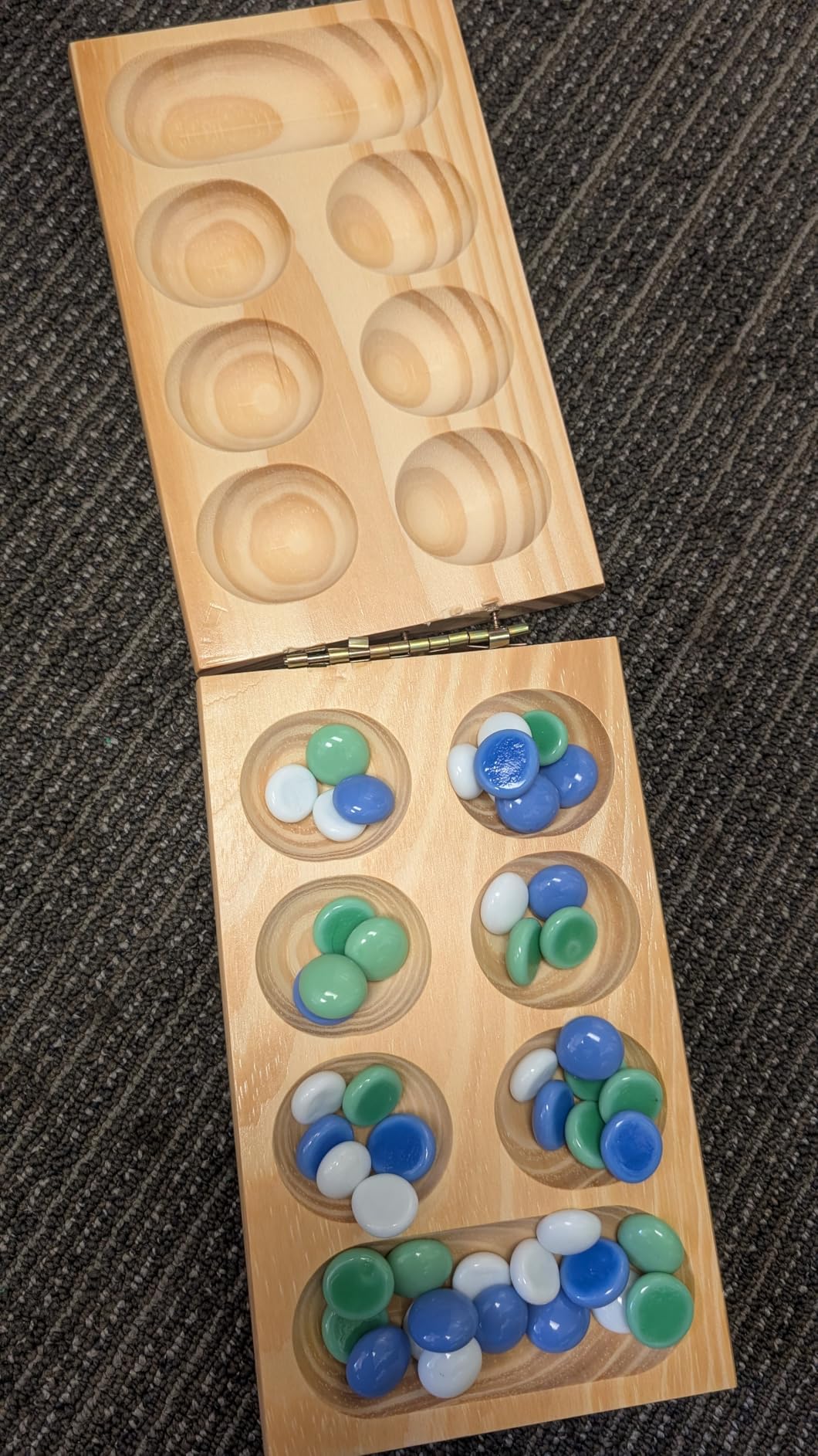 Spin Master Games, Cardinal Classics, Mancala, Classic Strategy Board Game with Folding Wood Board, Mancala Set for Beginners & Experts, 2 Players, for Ages 8 & Up customer photo 1