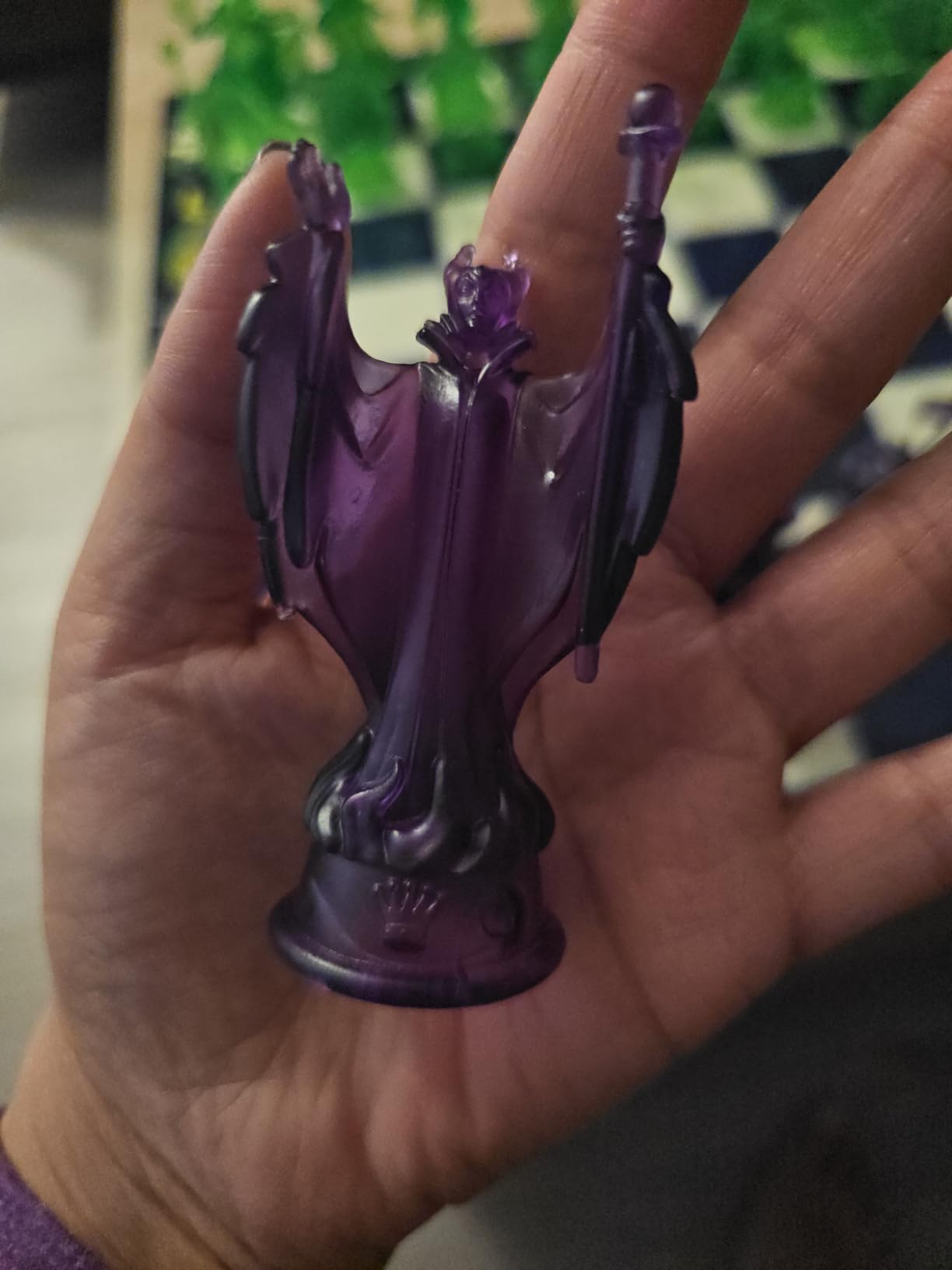 Spin Master Games, Disney Villains Chess Set for Adults & Kids, Play as Classic Disney Characters Ursula, Jafar, Hades, & More, STEM Activity, 2 Players, for Ages 8 & Up customer photo 1