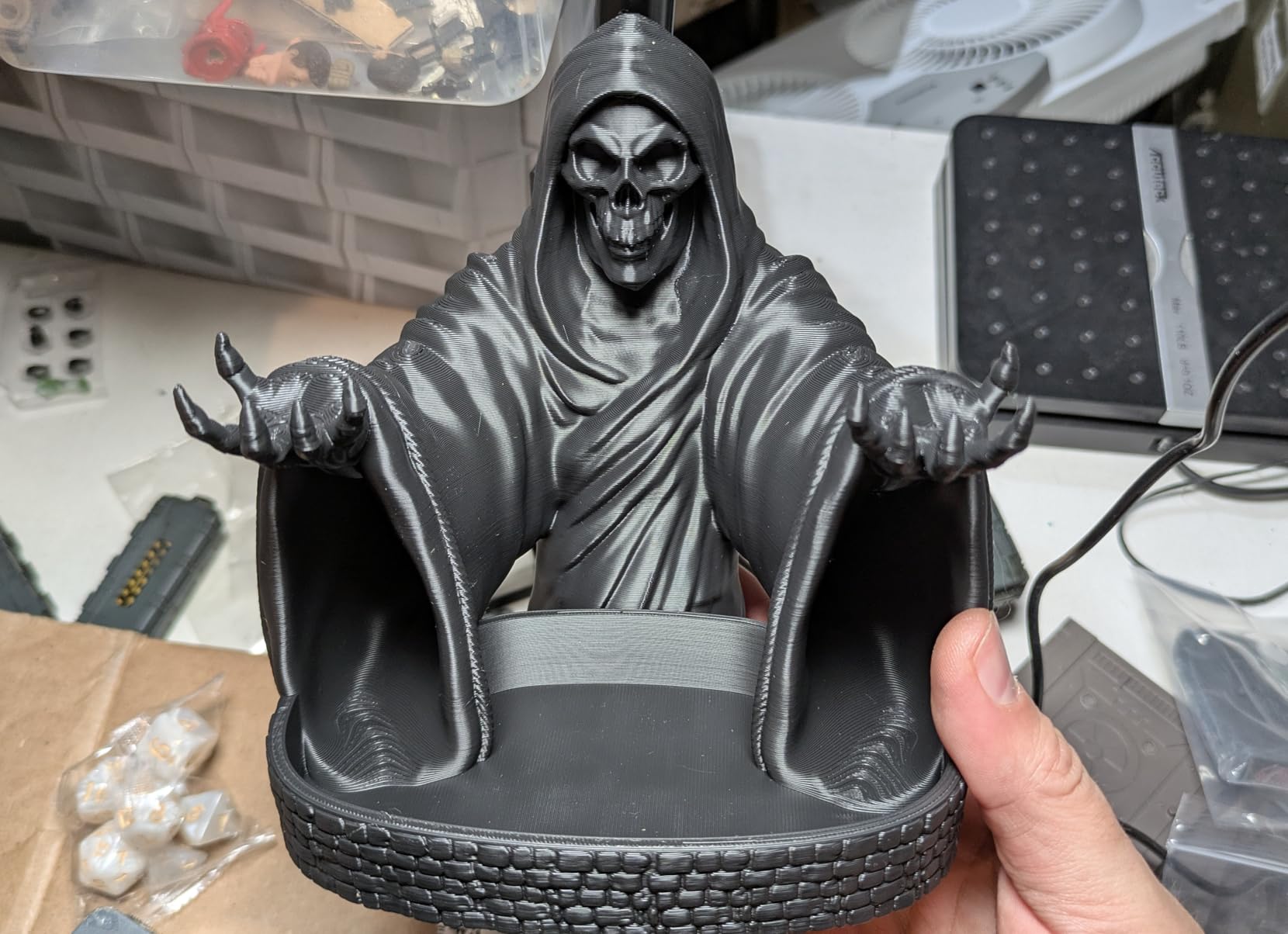 MunnyGrubbers - Grim Reaper Dice Tower - Original Design - (Random 7PCS D20 Dice Set Included) - Tabletop Roleplaying Game - Dice Roller - Dungeons and Dragons - DND - D&D - (Black) customer photo 2