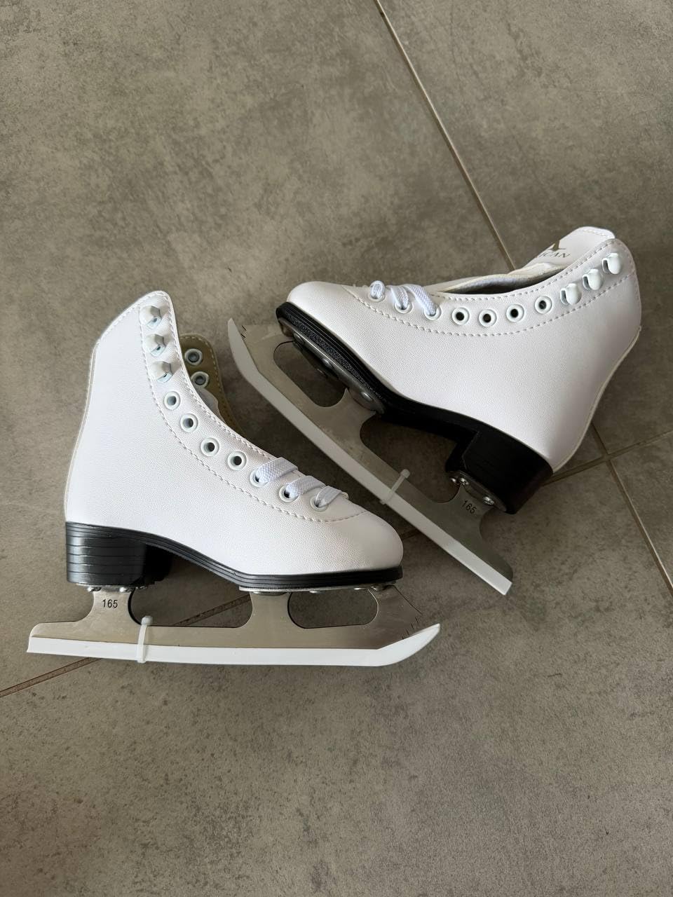 American Athletic Tricot Lined Ice Skates for Girls - Recreational Kids Figure Skates with Ankle Support, Padded Liner, Stainless Steel Blades customer photo 1
