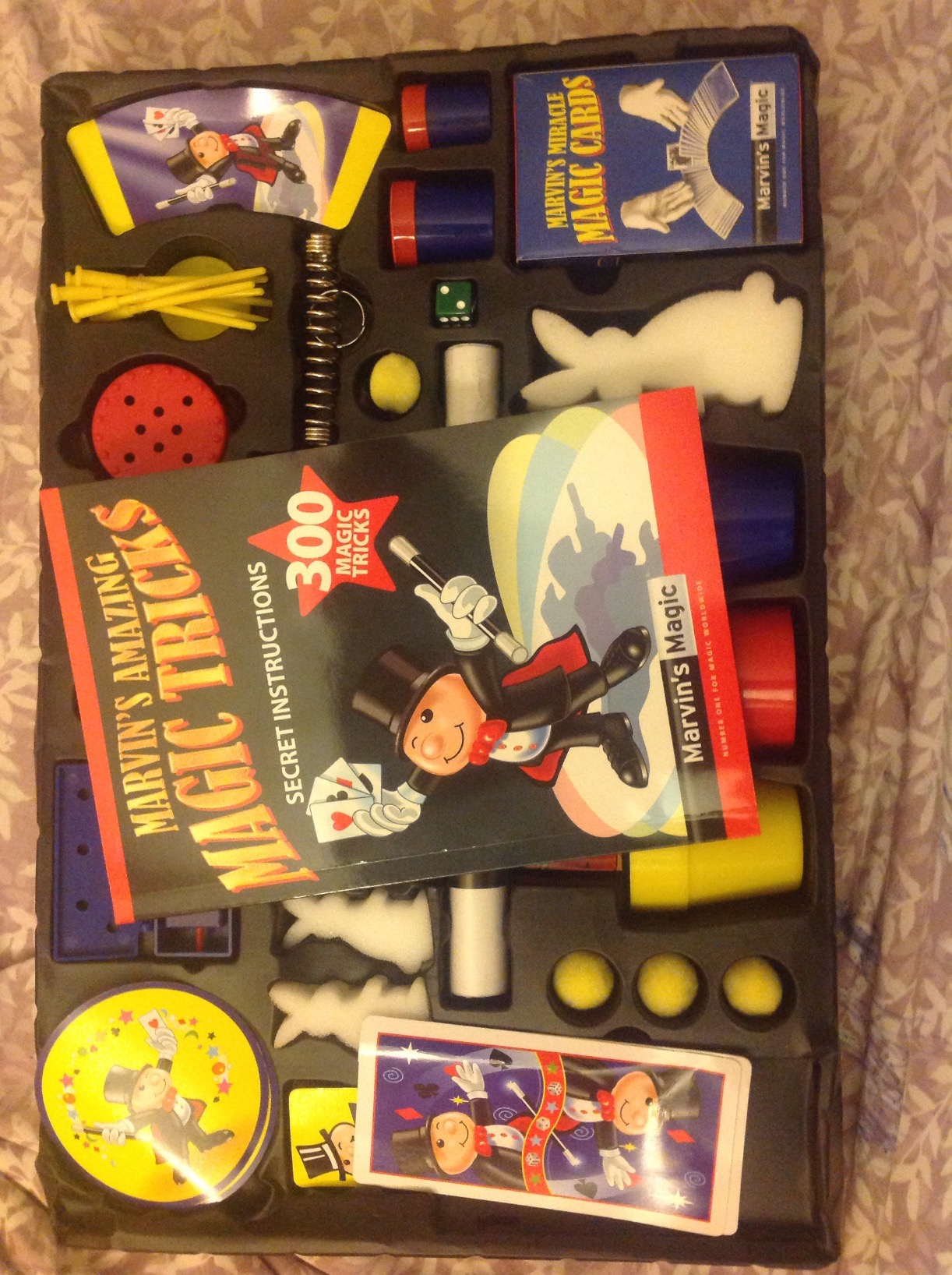 Marvin's Magic - Kids Magic Set - Box of Tricks, Amazing Tricks for Kids - Made Easy Range - Includes Wand, Cards, Much More - Suitable for Ages 6 and Up - 225 Illusions customer photo 2