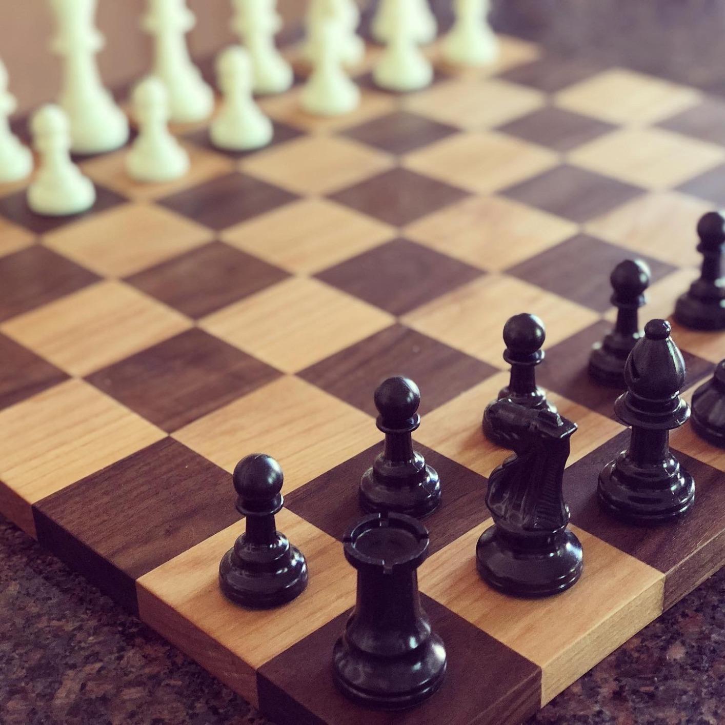 Wholesale Chess Heavy Tournament Triple Weighted Chess Pieces customer photo 1