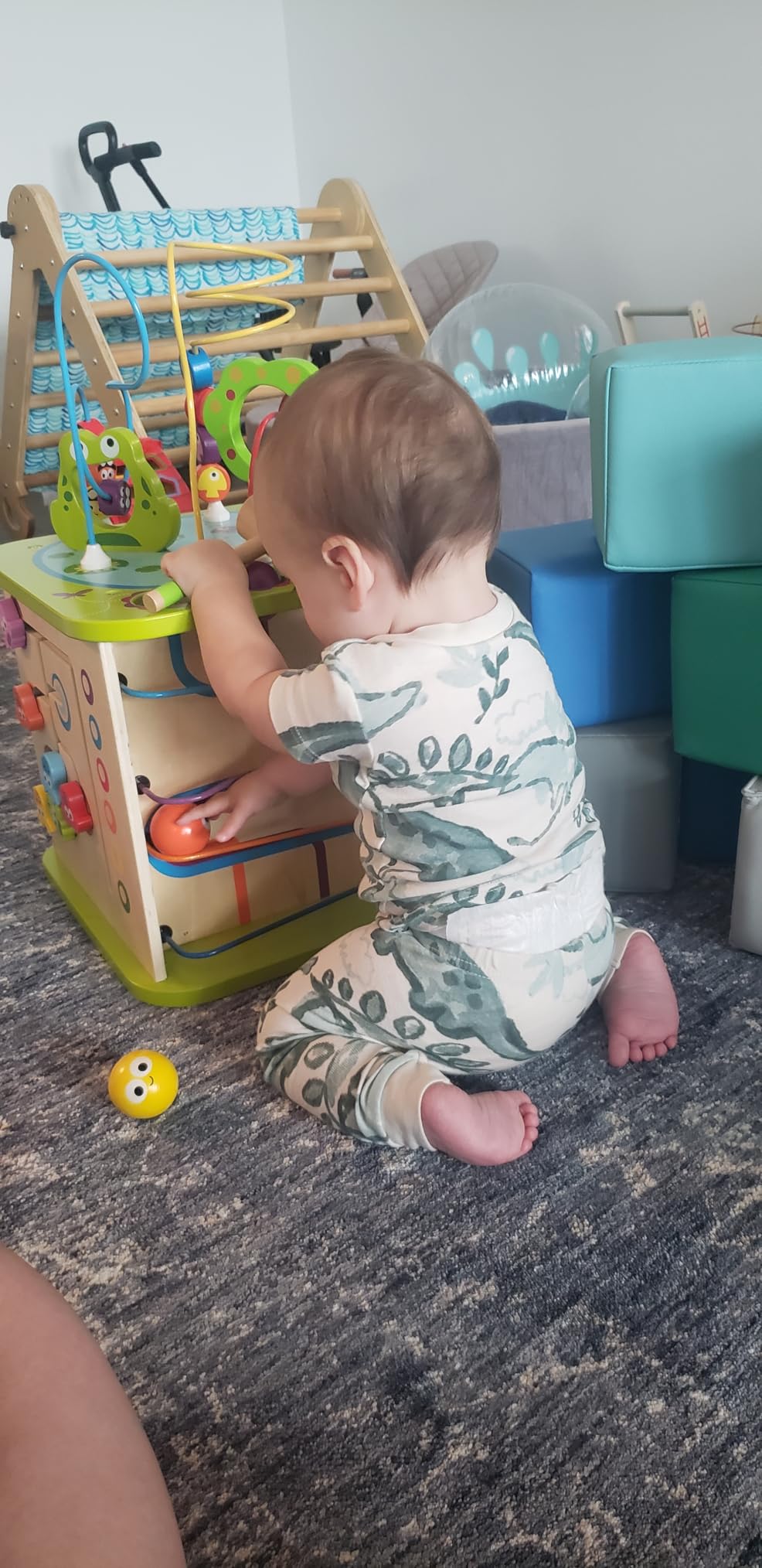 Hape Country Critters Play Cube | Wooden Learning Puzzle Toy for Toddlers, 5-Sided Activity Centre with Animal Friends, Shapes, Mazes, Shape Sorter Blocks customer photo 1