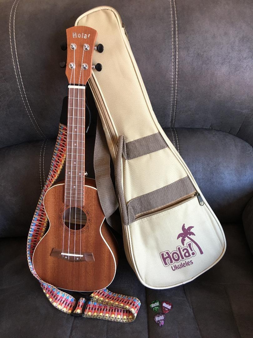 Concert Ukulele Bundle, Deluxe Series by Hola! Music (Model HM-124MG+), Bundle Includes: 24 Inch Mahogany Ukulele with Aquila Nylgut Strings Installed, Padded Gig Bag, Strap and Picks customer photo 1