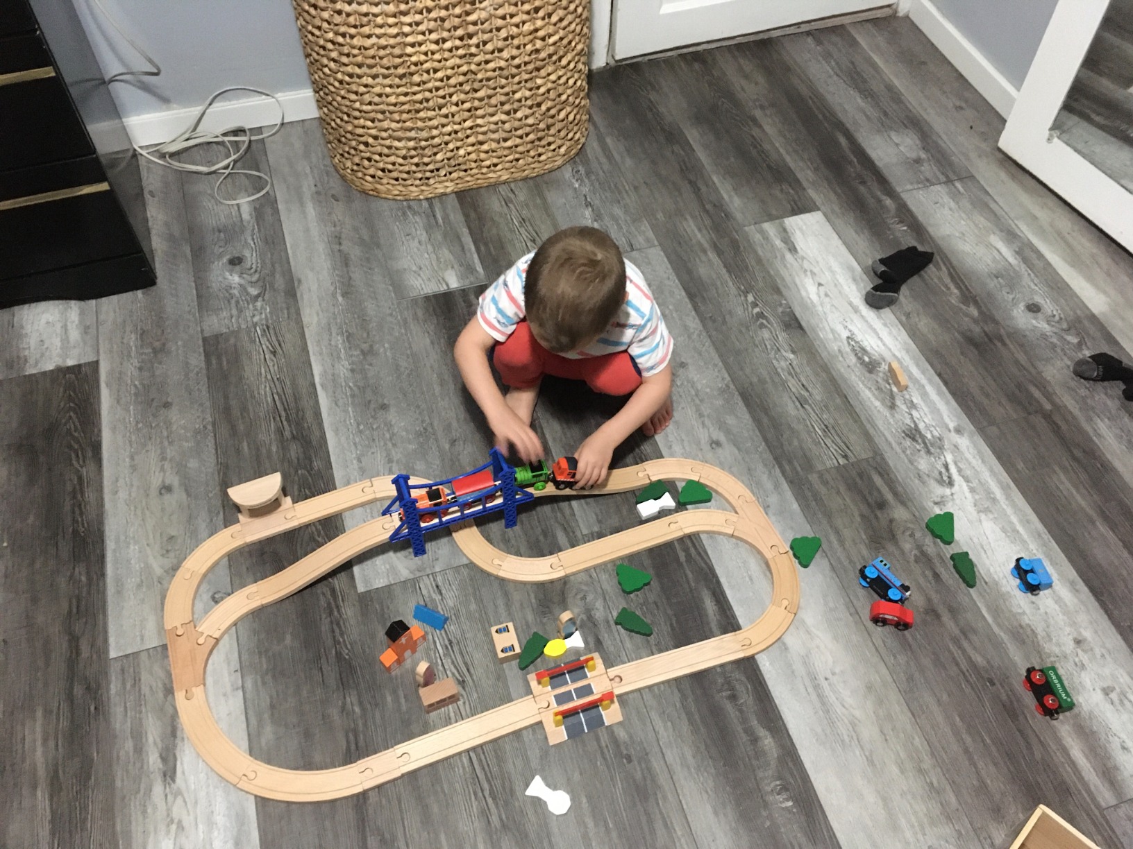 Wooden Train Set Deluxe 52 Pcs with Storage Gift Box Tunnel 9 Layouts Magnetic Trains STEM Montessori Toys Playset for Grandkids Toddler Boys Girls Kids 3+ Compatible with Thomas Brio Melissa and Doug customer photo 1