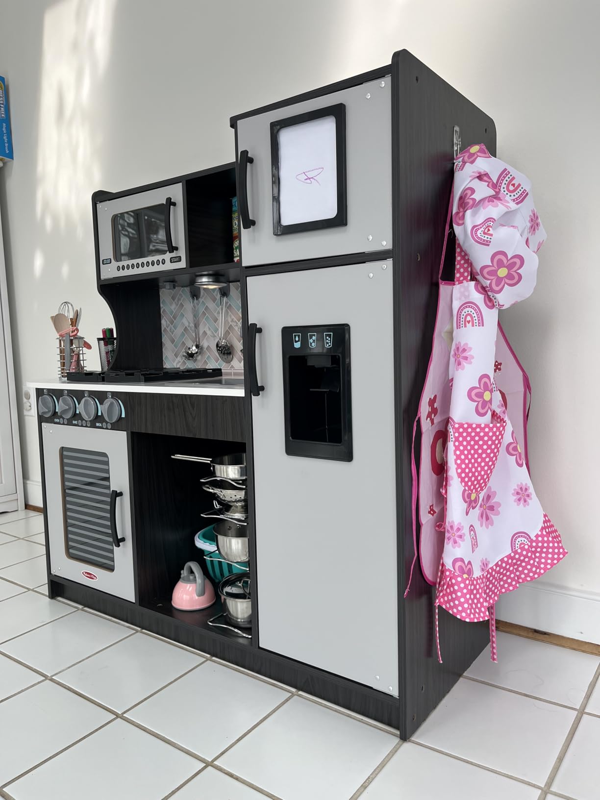 Melissa & Doug Chef's Wooden Pretend Play Kitchen for Kids with Ice Cube Dispenser - Charcoal Gray customer photo 2