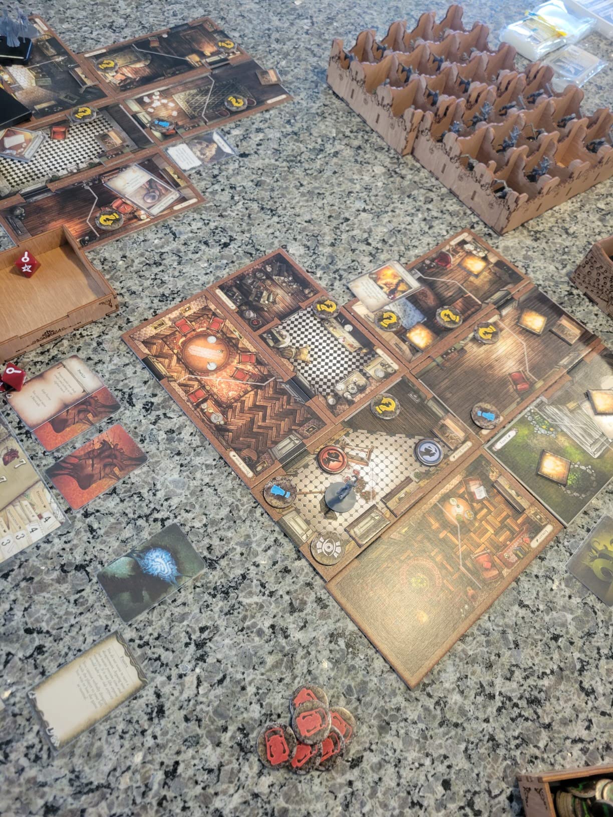 Asmodee Mansions of Madness Board Game (2nd Edition) - Dive into Lovecraftian Horror and Mystery with Cooperative Gameplay! Ages 14+, 1-5 Players, 2-3 Hour Playtime customer photo 2