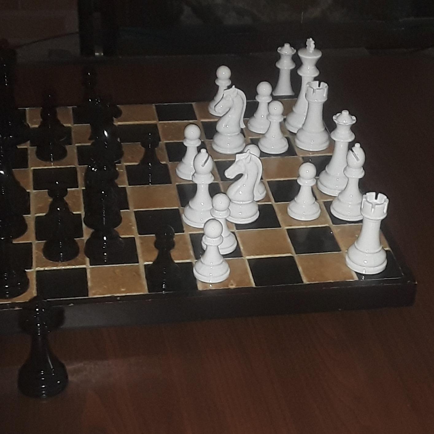 Minerva Black and White Extra Heavy Metal Chess Pieces with 4.5 Inch King and Extra Queens, Pieces Only, No Board customer photo 1