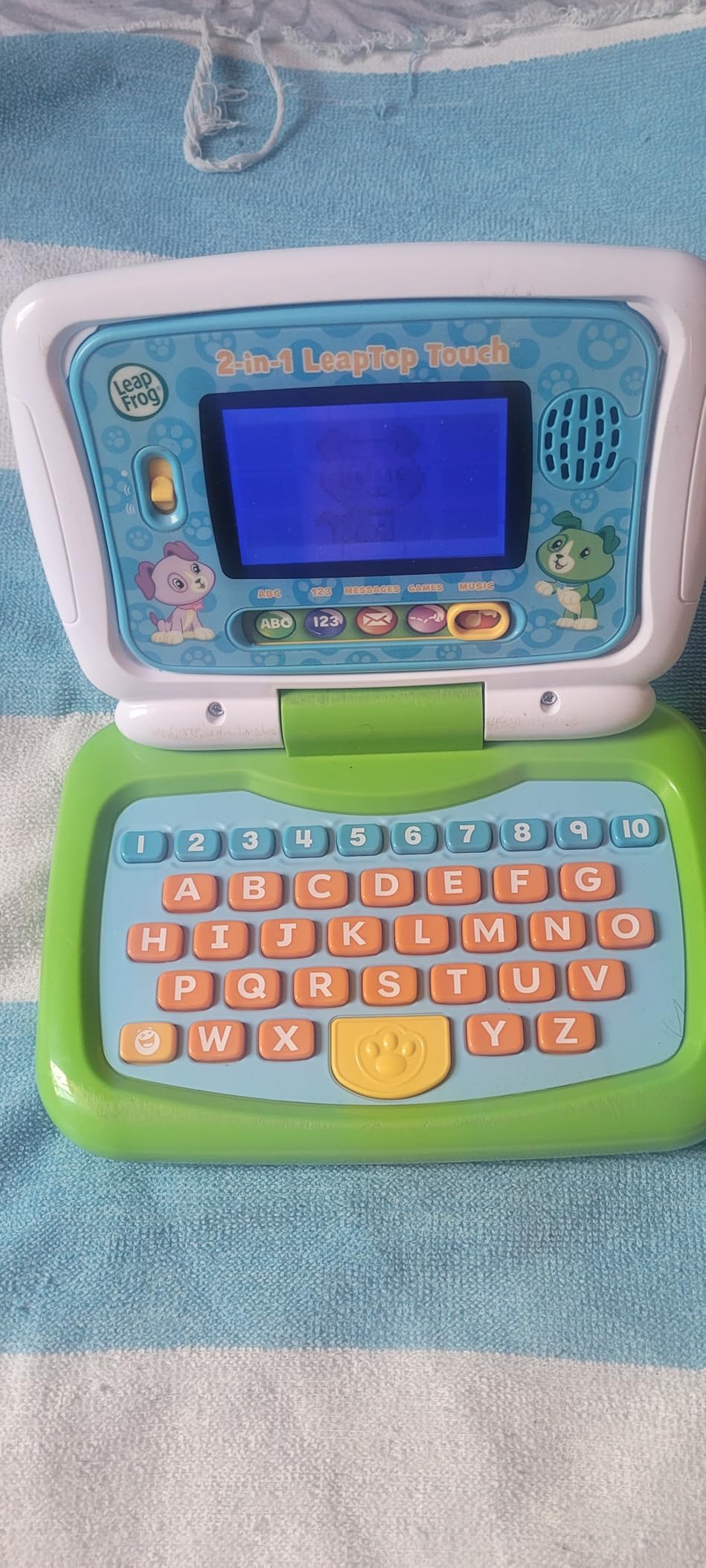 LeapFrog 2-in-1 LeapTop Touch, Green customer photo 1
