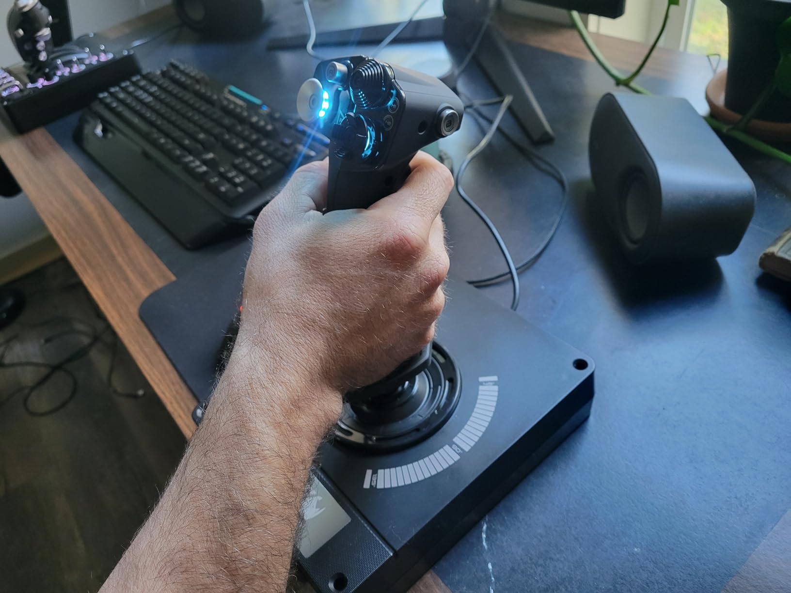 Logitech G X56 H.O.T.A.S Throttle and Joystick Flight Simulator Game Controller, 4 Spring Options, +189 Programmable Controls, RGB Lighting, 2x USB, PC customer photo 1