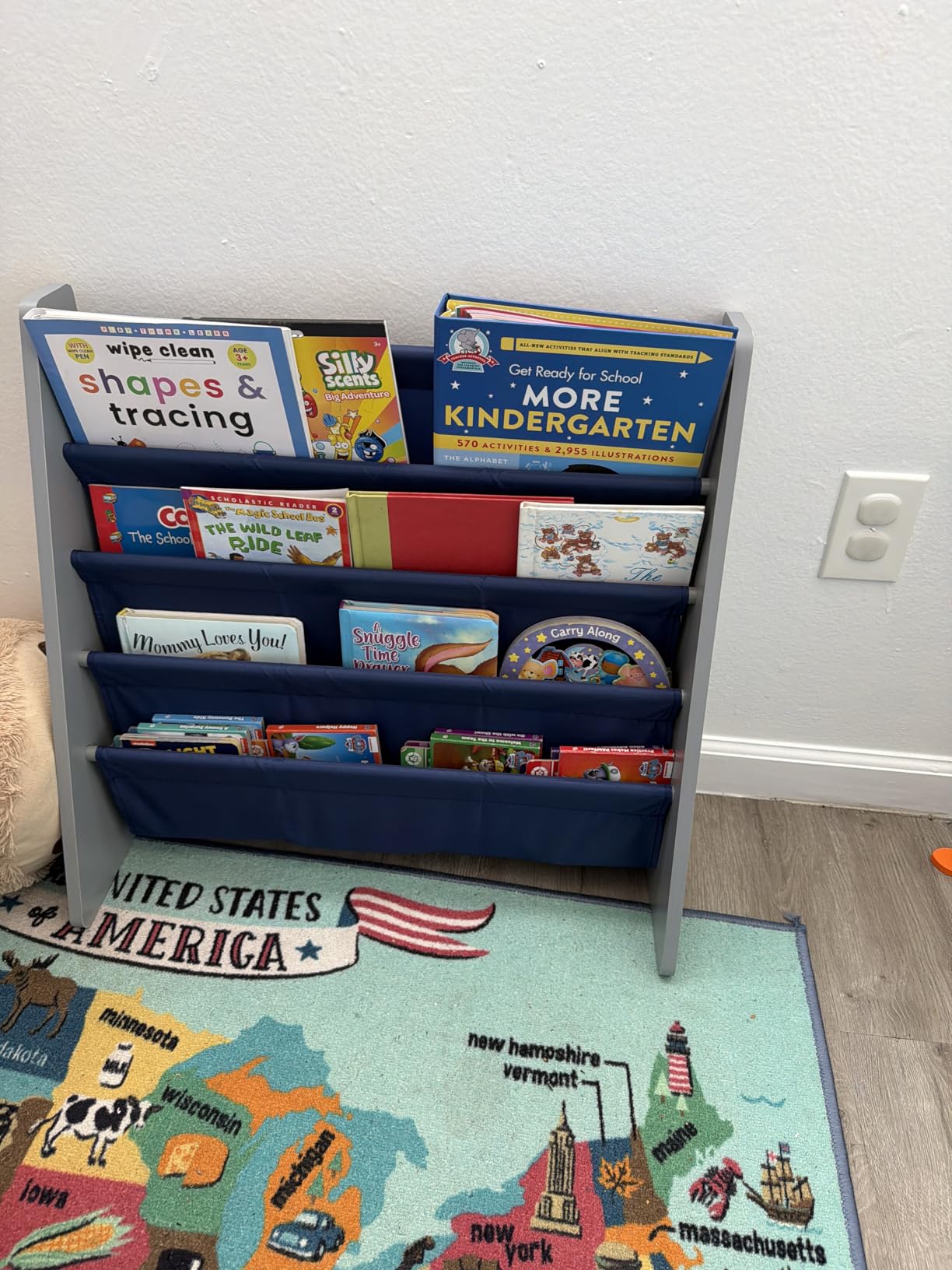 Humble Crew Kids Bookshelf, 4-Tier Front-Facing Book Display Organizer, Montessori Toddler Bookcase for Playroom, Bedroom & Reading Corner, Natural Wood/White customer photo 2