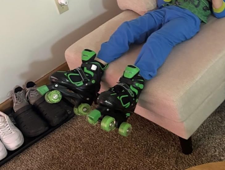 Nattork Kids Roller Skates for Boys Girls Kids, 4 Sizes Adjustable Quad Skates with All Light up Wheels customer photo 1