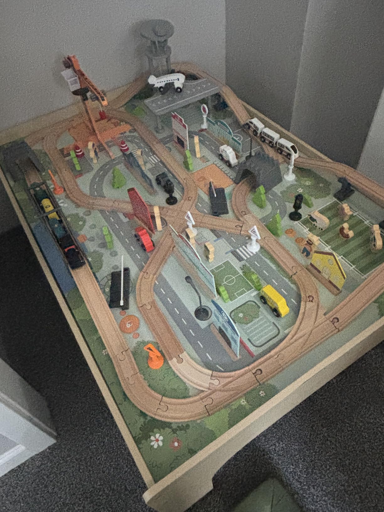Amazon Basics 120 Piece Wooden Train Set with Activity Table, Sturdy Tracks, Storage Bin, Easy to Assemble, Kids Gift for Age 3Y+ customer photo 2
