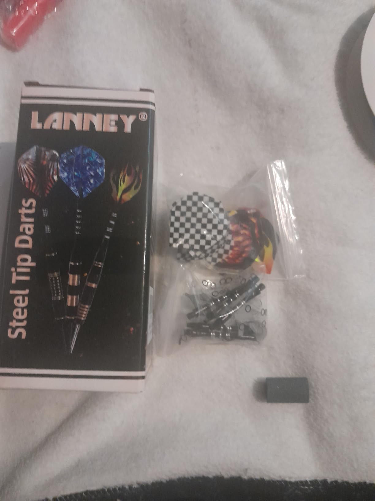 LANNEY Darts Metal Tip Set, Steel Tip Darts Set 20/24/26 Grams Professional Darts for Dartboard with Aluminum Shafts, Brass Barrels, Extra Flights, Sharpener Tool Kit, Carrying Case customer photo 1