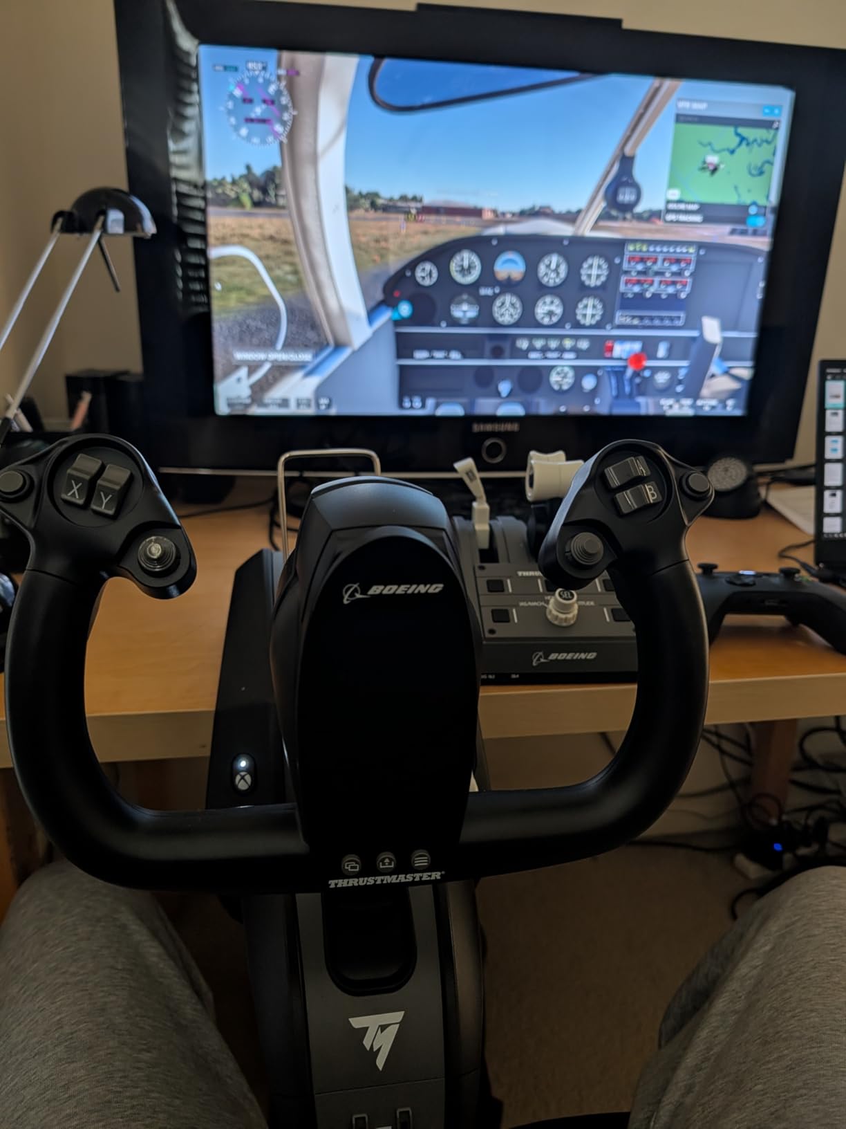 Thrustmaster TCA Yoke PACK Boeing Edition - Yoke & Quadrant Bundle for Xbox Series X|S & PC - Realistic Flight Simulator Controls customer photo 1