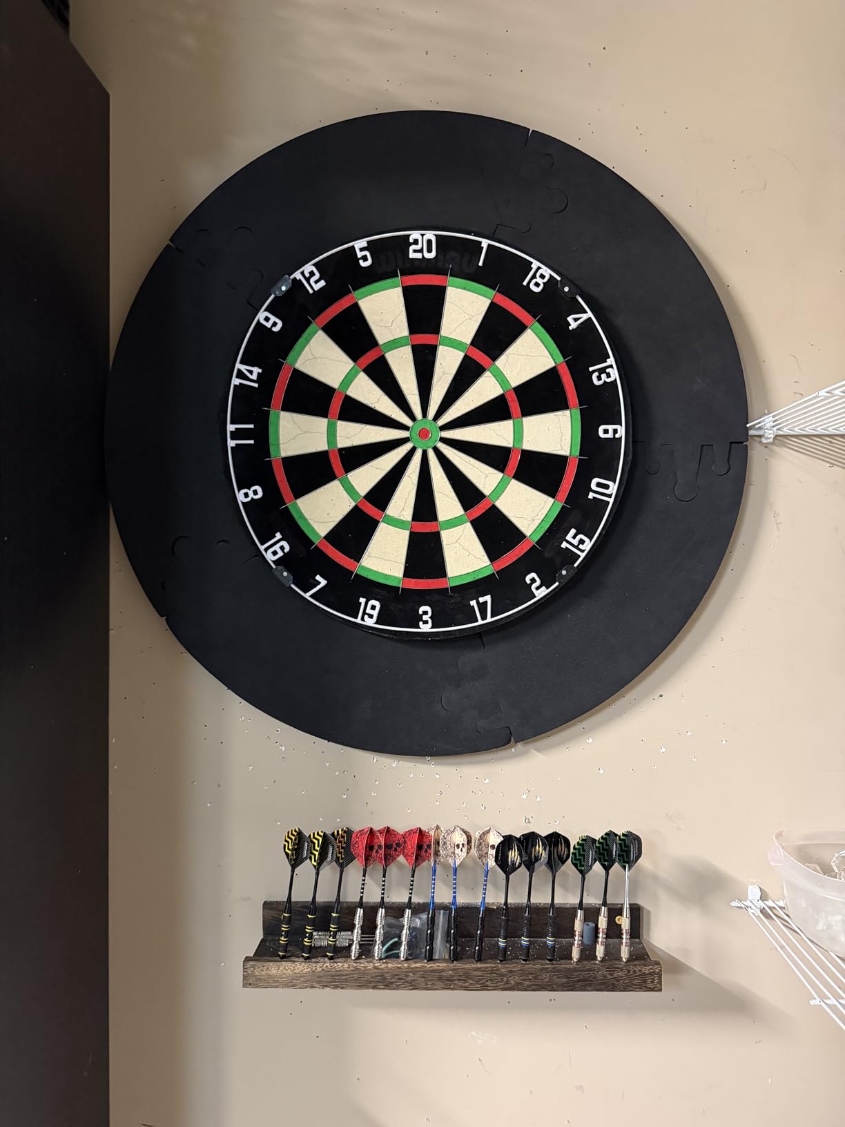 Winmau Professional Bristle Dartboard - PDC Tournament Board with Official Tournament Specifications - Available in Blade 6 & Blade X Generations customer photo 1