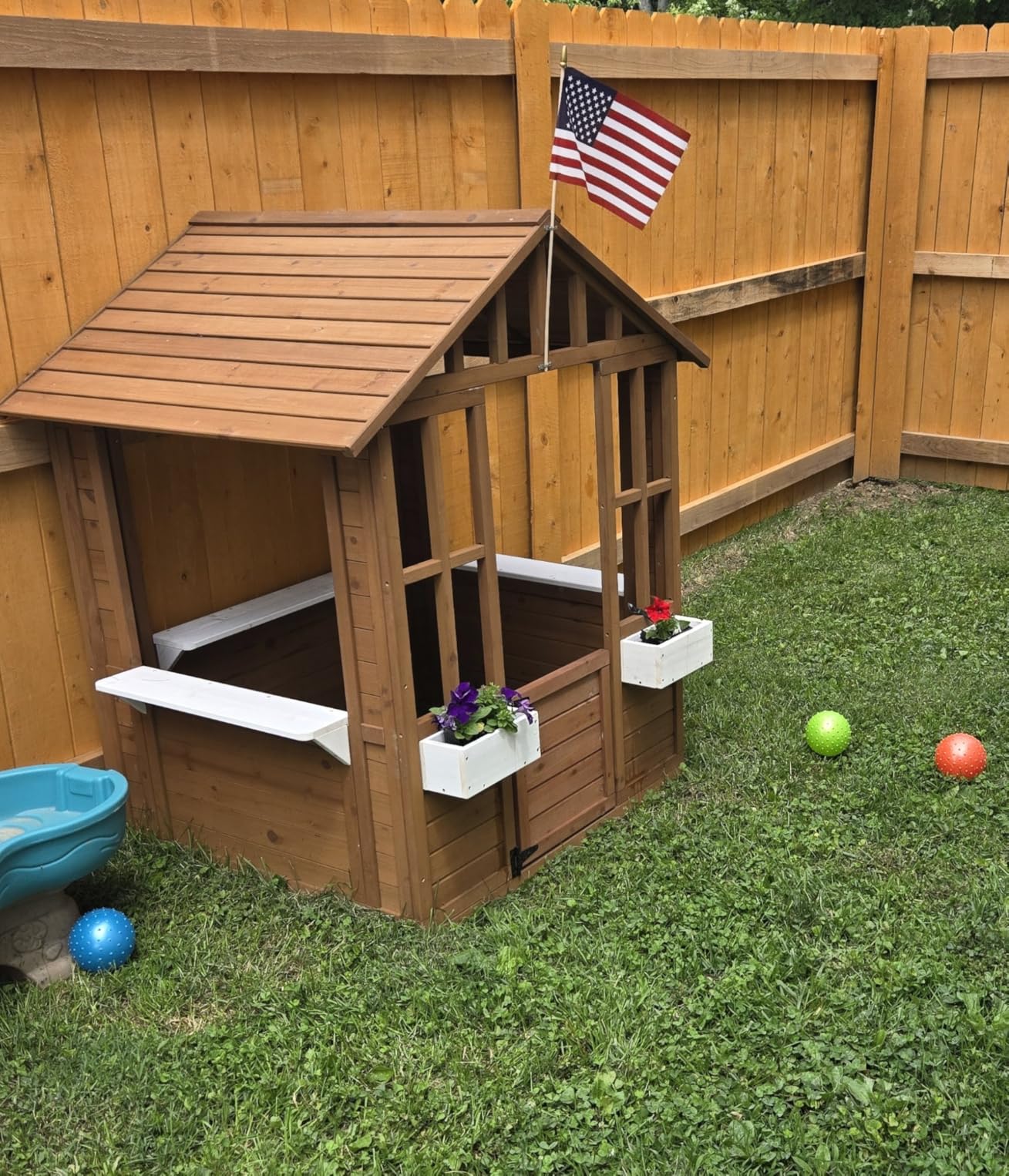 Outsunny Kids Wooden Playhouse, Outdoor Garden Games Cottage, with Working Door, Windows, Flowers Pot Holder, 47