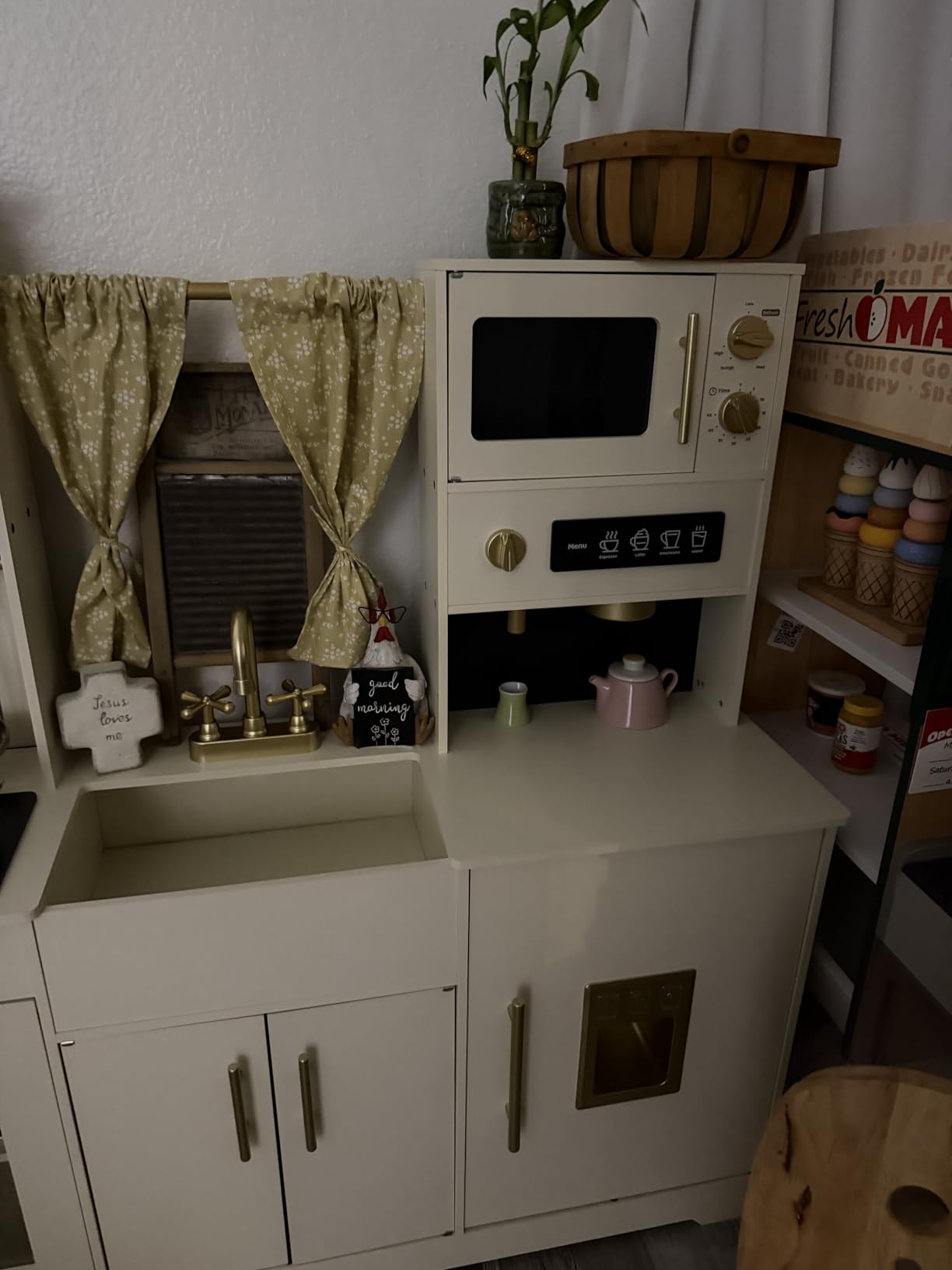 Tiny Land Play Kitchen for Kids, Toy Kitchen Set with Plenty of Play Features, Modern Kids Wooden Play Kitchen customer photo 1