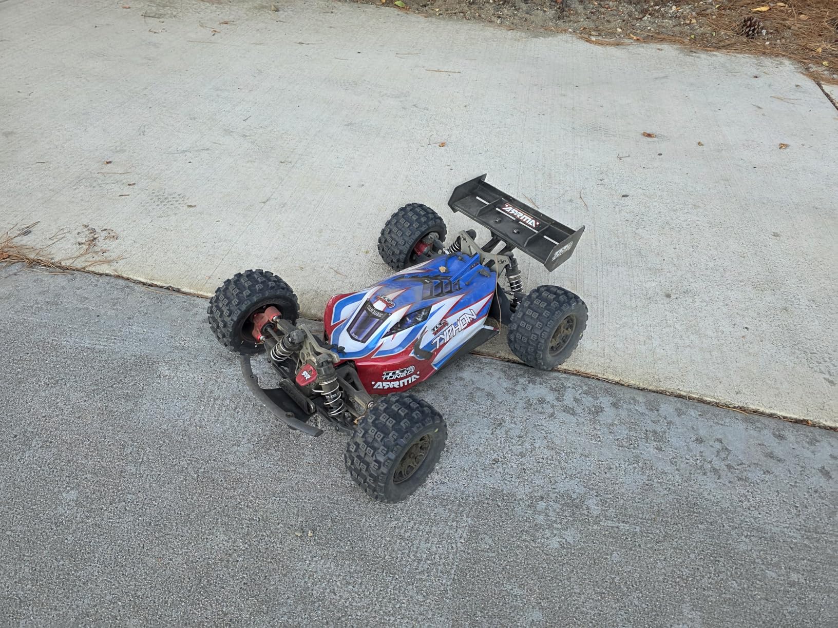 ARRMA RC Car 1/8 TLR Tuned Typhon 6S 4WD BLX Buggy RTR customer photo 2
