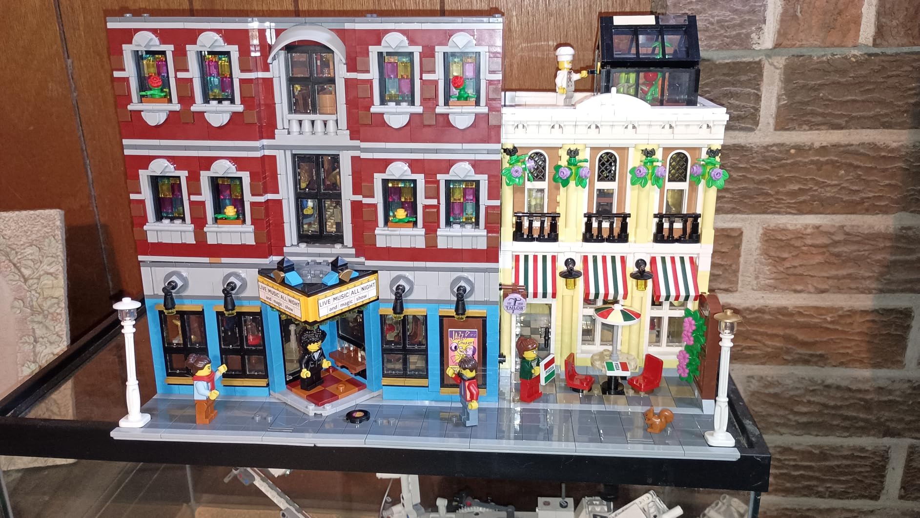 LEGO Icons Jazz Club Building Blocks for Adults - Office or Book Shelf Decor for Men & Women, Ages 18+ Years - Gifts for Christmas - 10312 customer photo 1