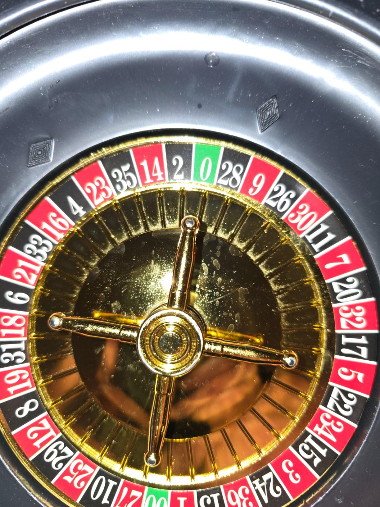 GOTHINK Roulette Wheel Game Set, Includes 10-inch Gambling Wheel, 200 Chips, Rake, 2 Balls and Texas Hold'em Poker, Perfect for Parties and Holidays, Get for a Fun Casino Night! customer photo 1