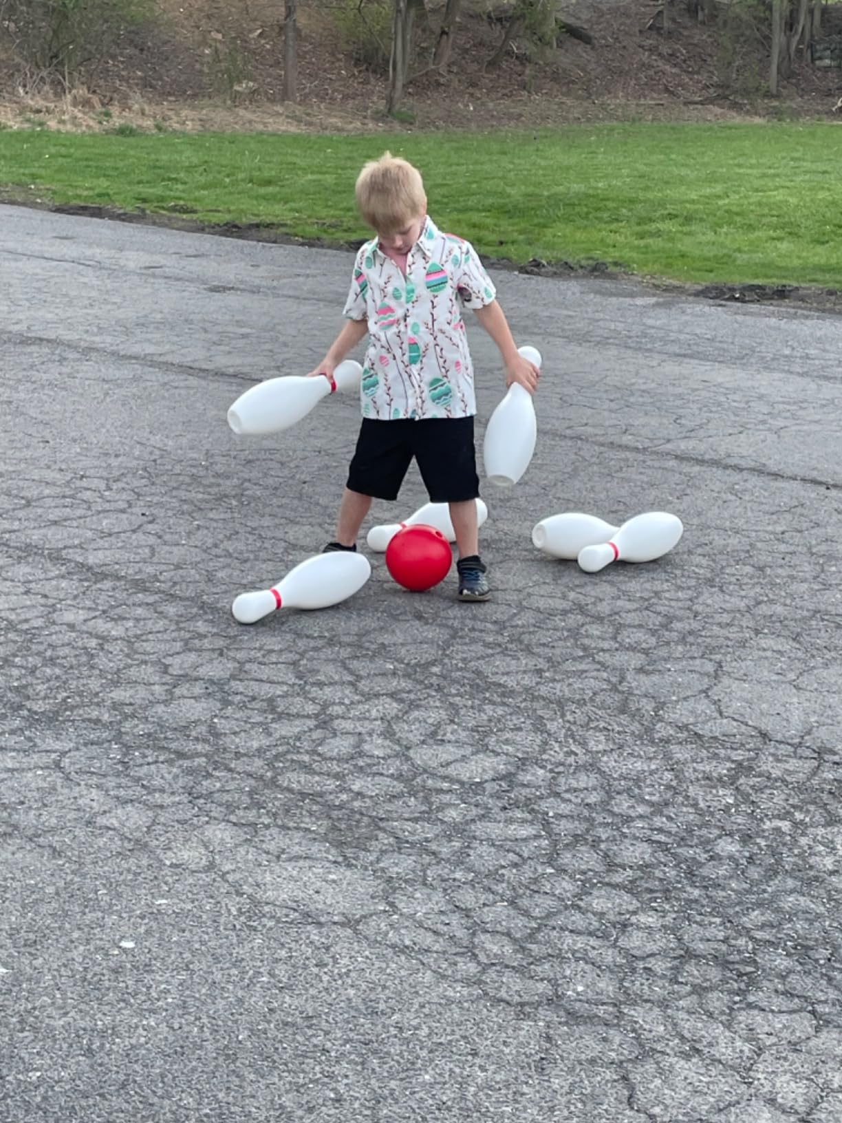 Grip Kids 17 Inch Huge Bowling Set with Storage Bag - 6 Giant Pins, Outdoor & Indoor Backyard Game for Kids, Family Party, Birthday Gift Ages 5+ - Amazon Exclusive customer photo 1