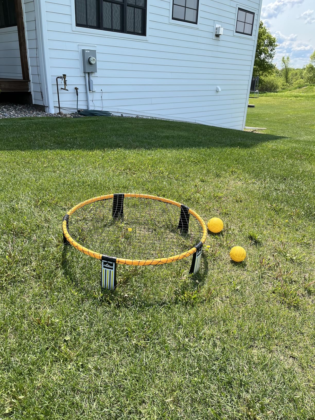 Outdoor Beach Ball Game Includes 3 Balls, Net and Carrying Bag - Roundnet Game Set for Adults, Kids, and Family customer photo 2
