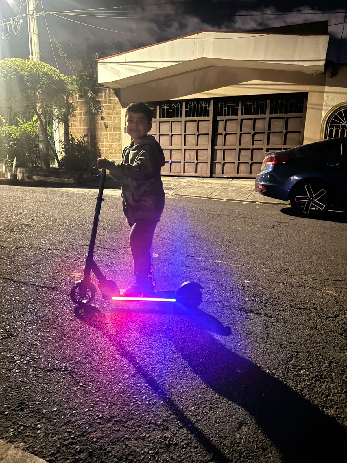 FanttikRide C9 Pro Kids Electric Scooter Ages 8-12, Colorful Rainbow Lights, E-Scooter for Kids 3.9-5.2 ft, 132 lbs, 5 Miles Range, Up to 40 min Ride Time, 5/8/10 MPH, 3 Adjustable Heights customer photo 2