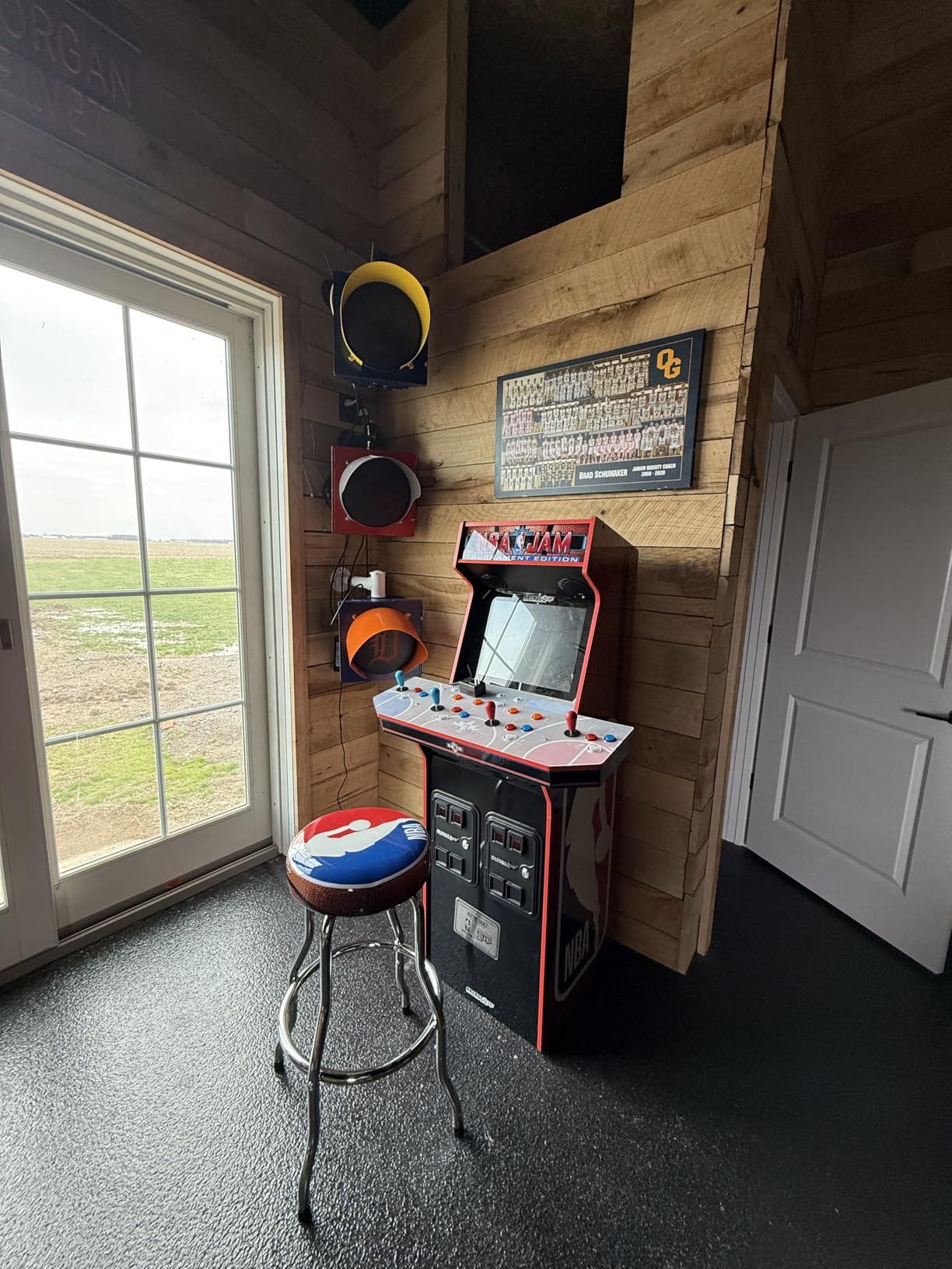 ARCADE1UP Officially Licensed Adjustable Stool with Chrome-Plated Steel Frame and High-Density Foam Padding for Supreme Gaming Comfort (Galaga) customer photo 1