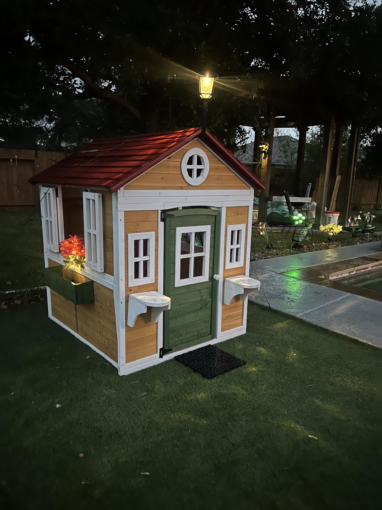 Outsunny Outdoor Kids Playhouse, Wooden Playhouse with Dutch Door, Windows, Flower Holders and Boxes for Toddlers 3-8 Years, Cottage Play House for Backyard, Beige customer photo 2