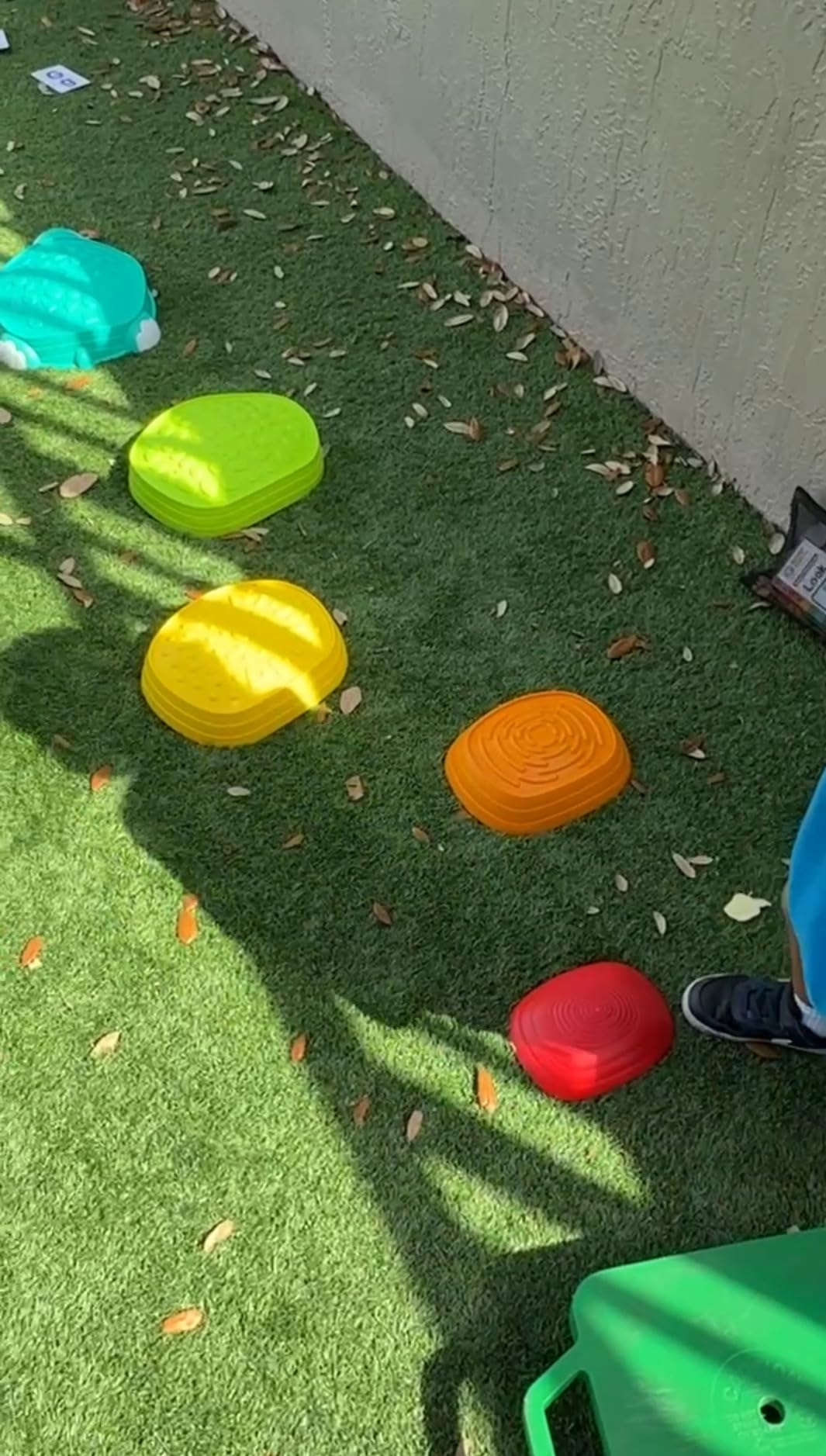 JOYIN 5 Pcs Turtle Balance Stepping Stones, Kids Turtle Path Jumping Stones, Toddler Obstacle Course Coordination Game Toys Indoor or Outdoor Play for Kids Aged 3+ customer photo 2