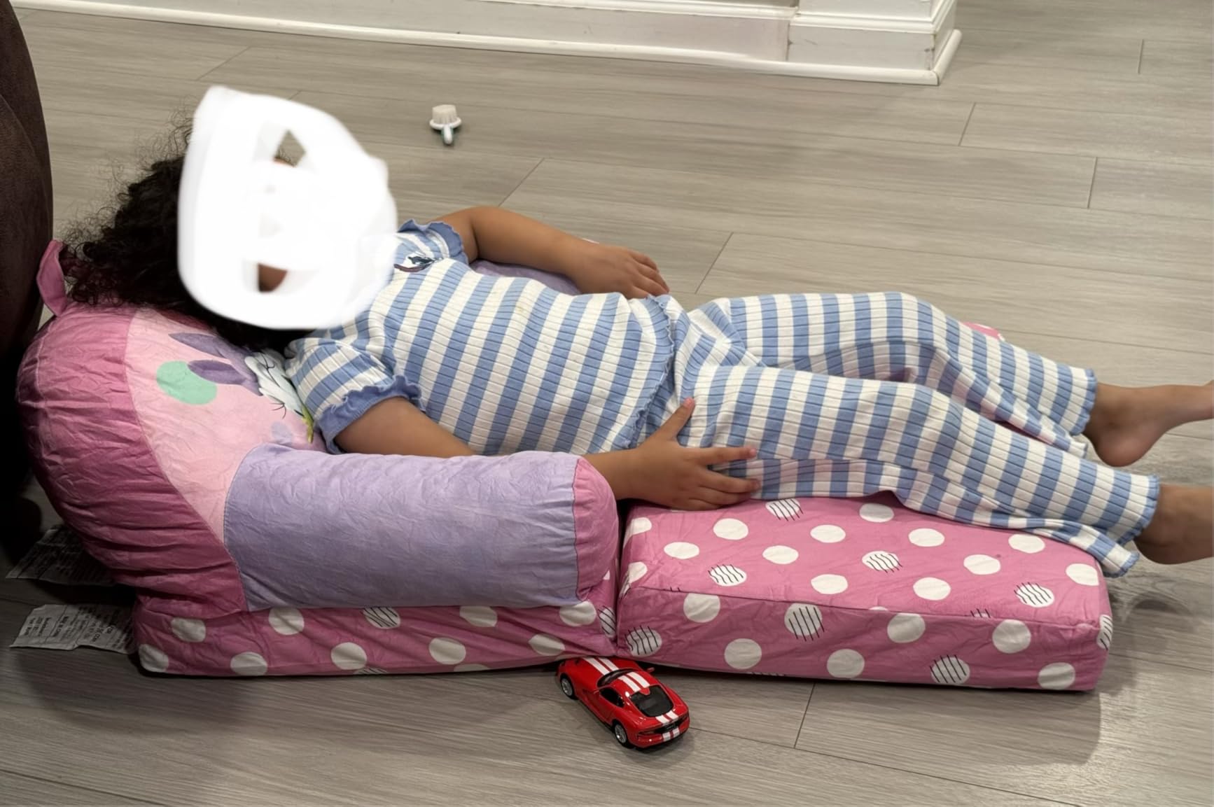 Delta Children - Minnie Mouse Cozee Buddy Flip-Out Kids Chair, Pink customer photo 1