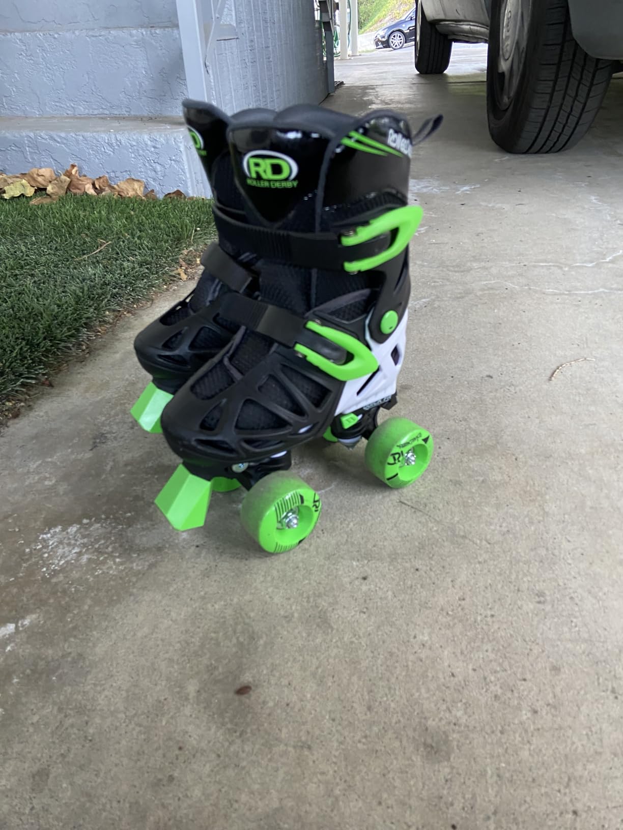 Roller Derby Trac Star Adjustable Skates for Kids, Beginners customer photo 1
