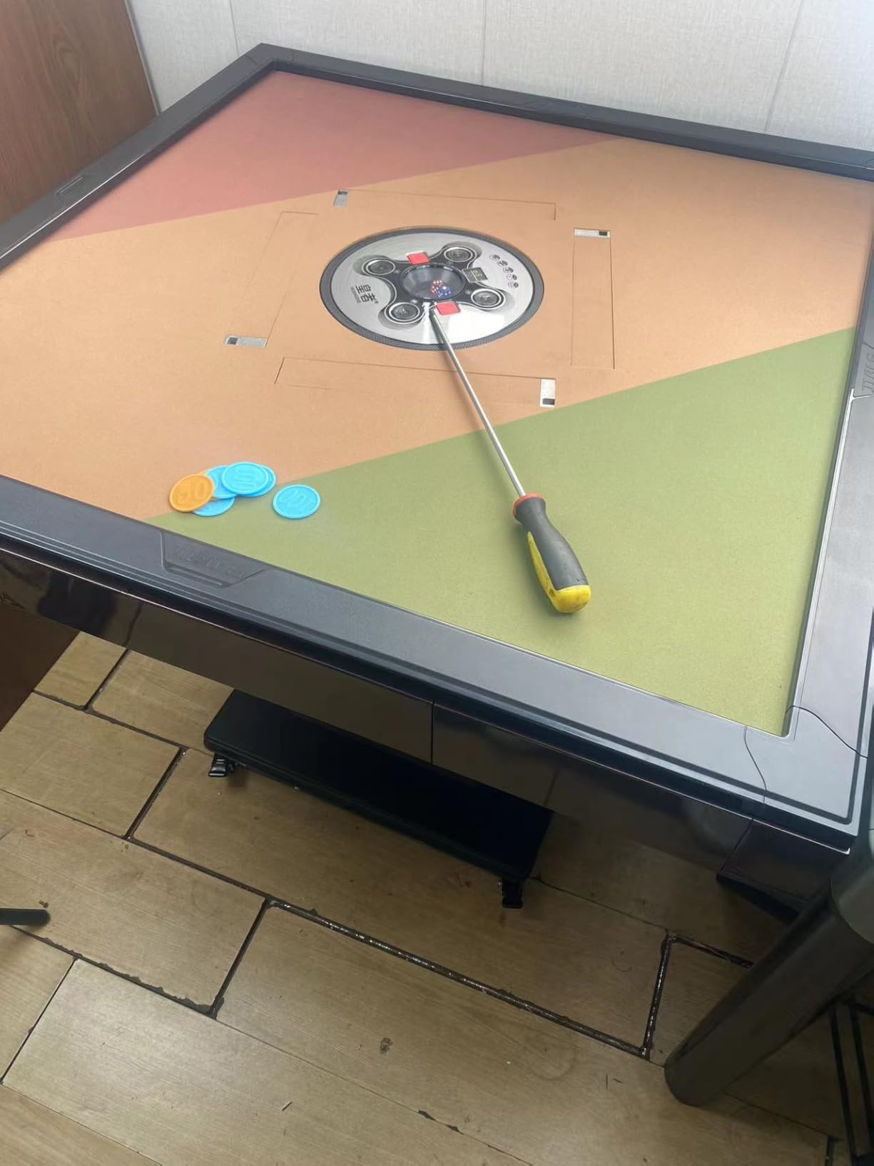 Automatic american mahjong table Suitable for Americans,Chinese,Folding Electric Mahjong Table Two sets of 42mm mahjong tiles set, Mahjong Storage Bag, quiet shuffling, USB Charging (Easy Assembly) customer photo 1