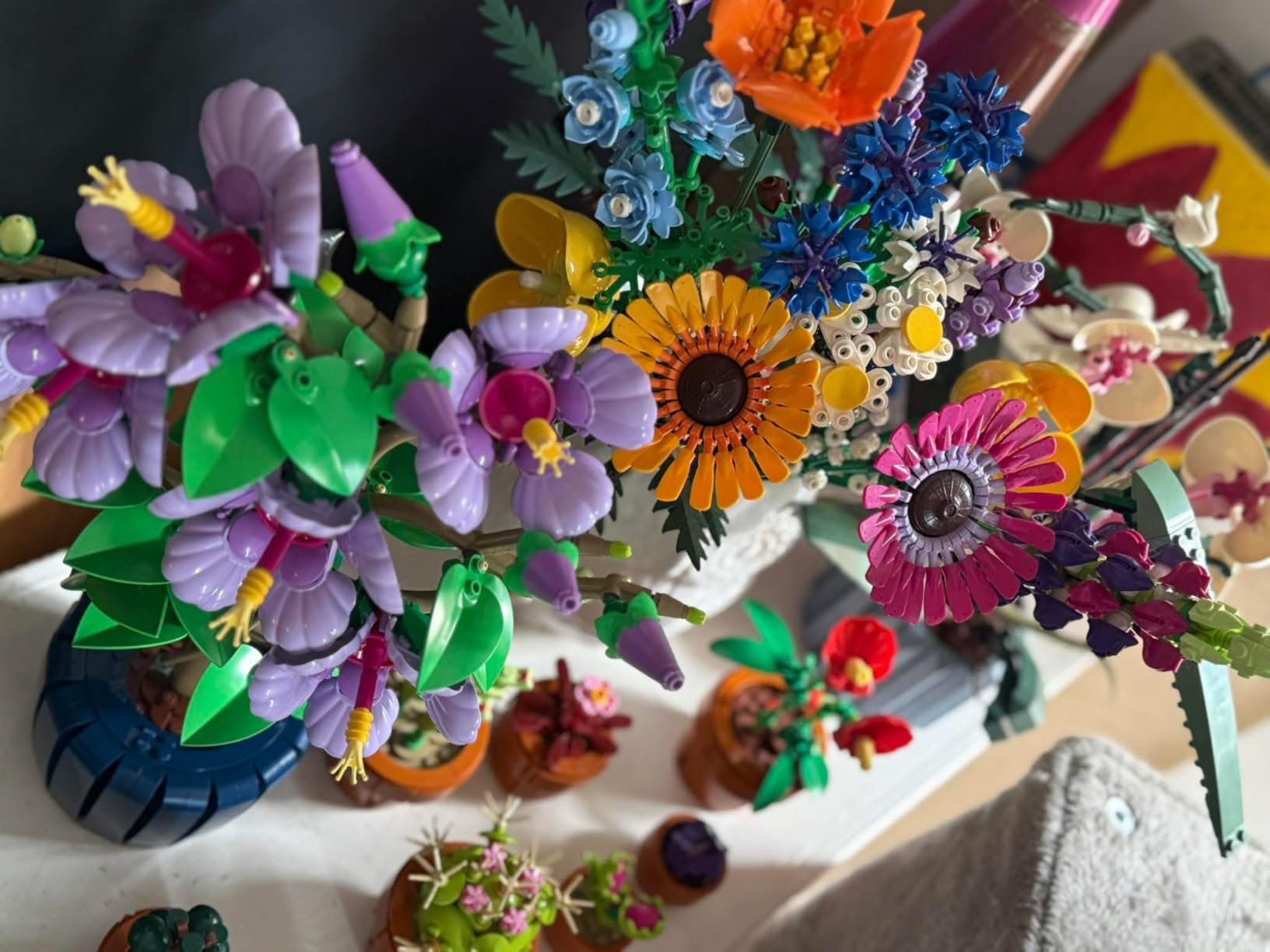 LEGO Botanicals Hibiscus Flower Building Set - Artificial Plant & Flower Building Blocks for Women & Men, Ages 18+ (10372) customer photo 1