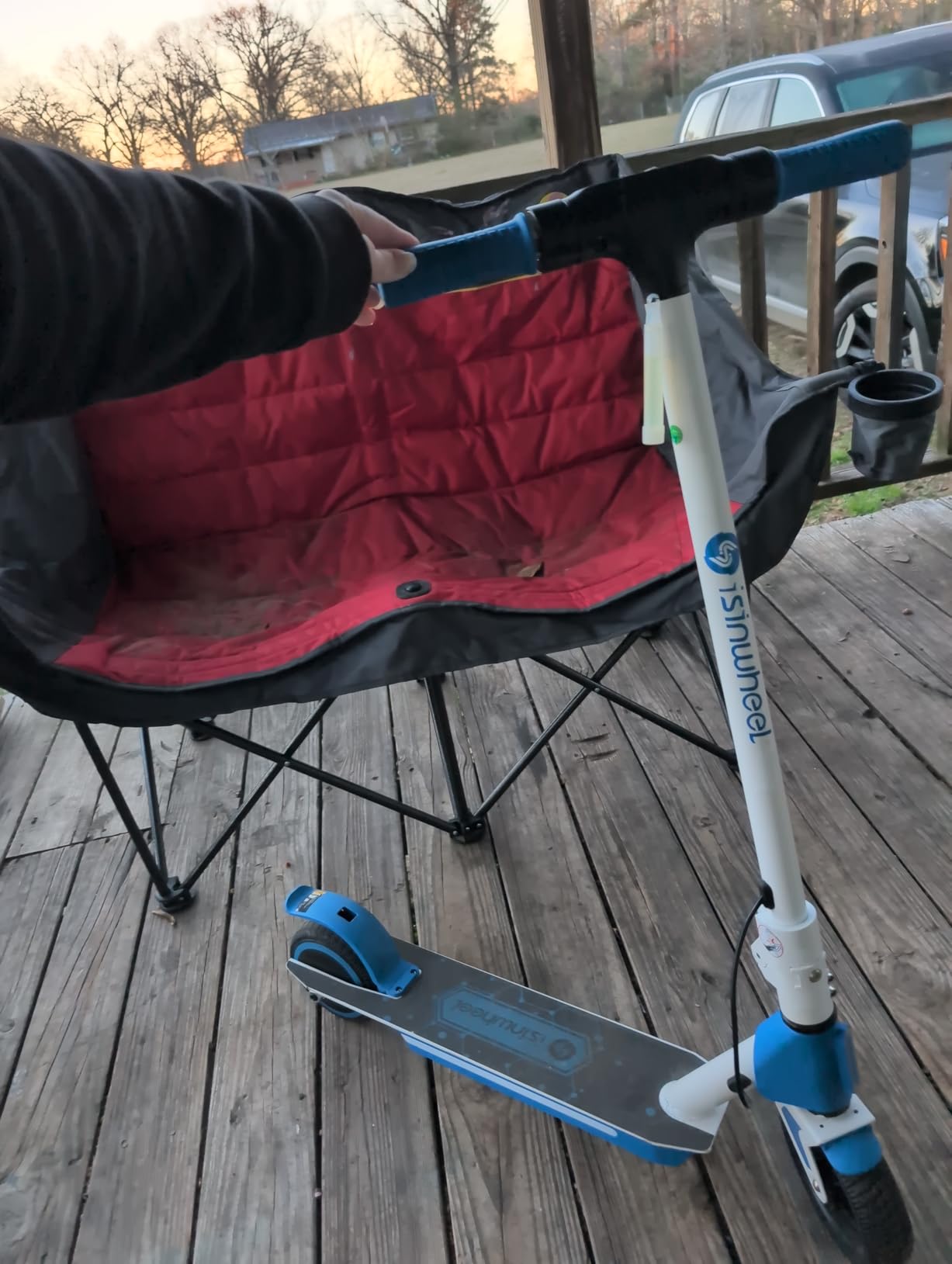isinwheel Electric Scooter for Kids Ages 6-14, 200W/250W Foldable Kids Electric Scooter with 3 Speeds (5/8/12 Mph), Adjustable Handerbar, Dual Brakes, LED Display, Colorful Lights, Gift for Kid customer photo 1