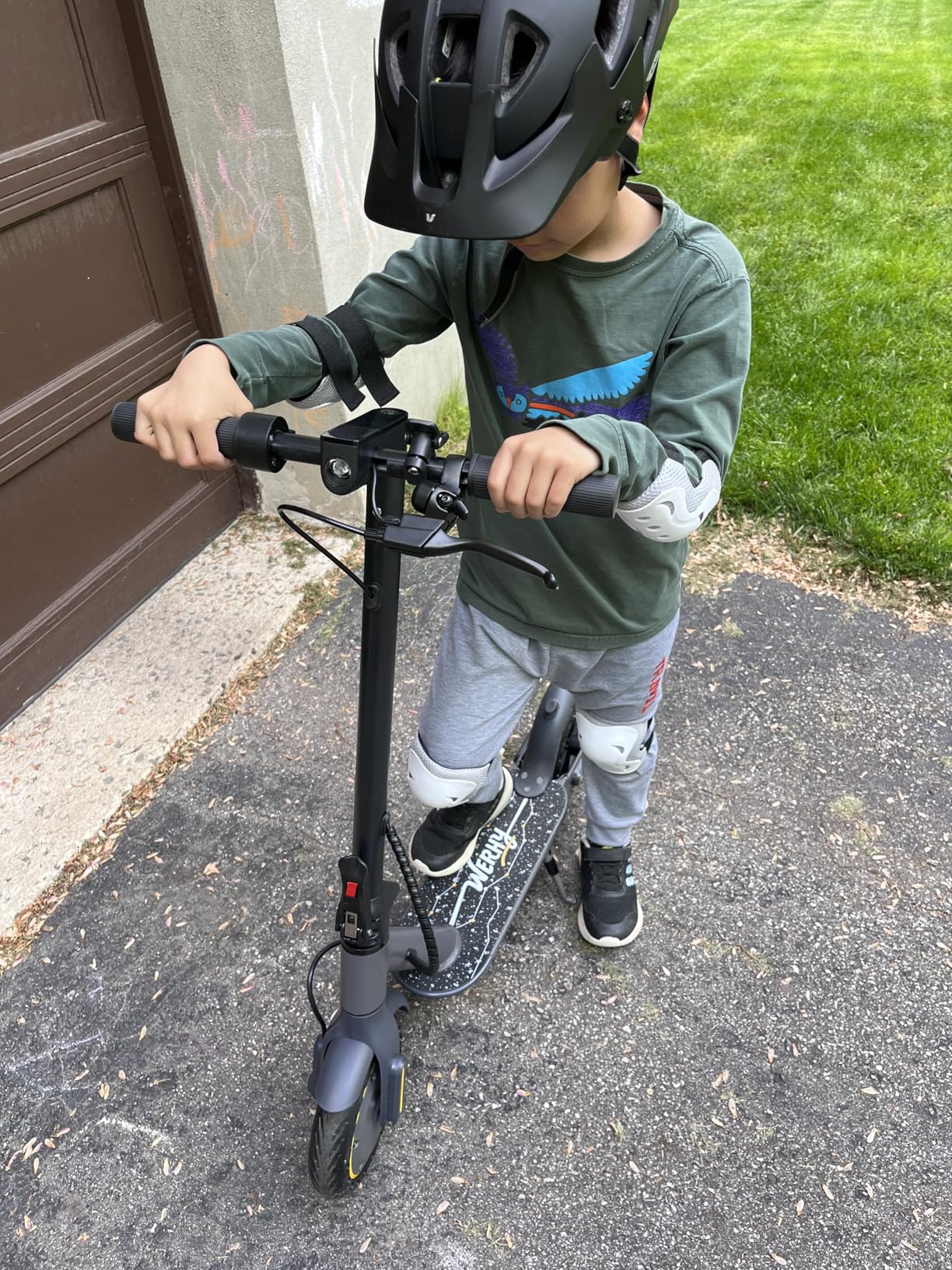 Werhy Kids Electric Scooter, 350W Motor, 19 Mph Speed & 15 Miles Range, 8.5